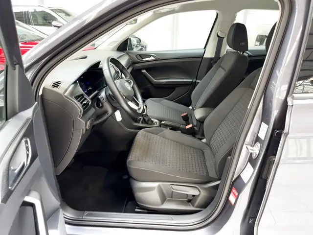 Volkswagen T-Cross view 8