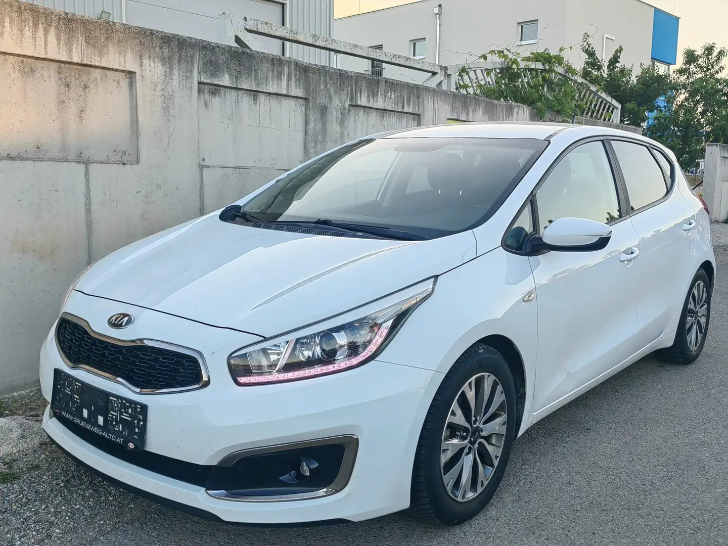 Kia Ceed / cee'd 1,6 CRDi Team Austria Edition - 1