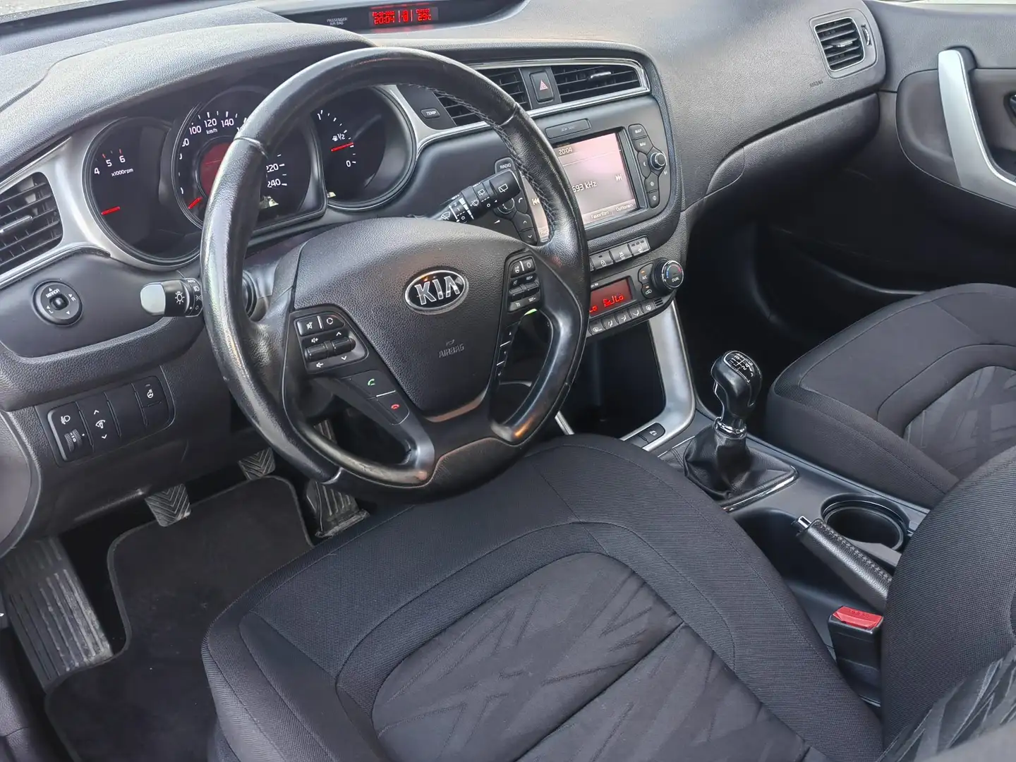 Kia Ceed / cee'd 1,6 CRDi Team Austria Edition - 2