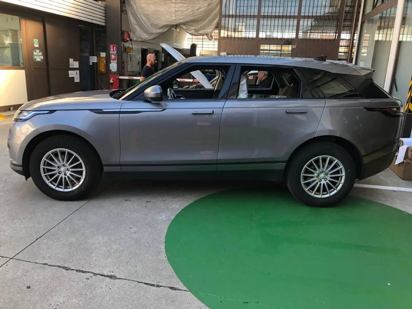 Land Rover Range Rover Velar Range Rover Velar 2017 2.0d i4 HSE 180cv auto my20 Argento - 1