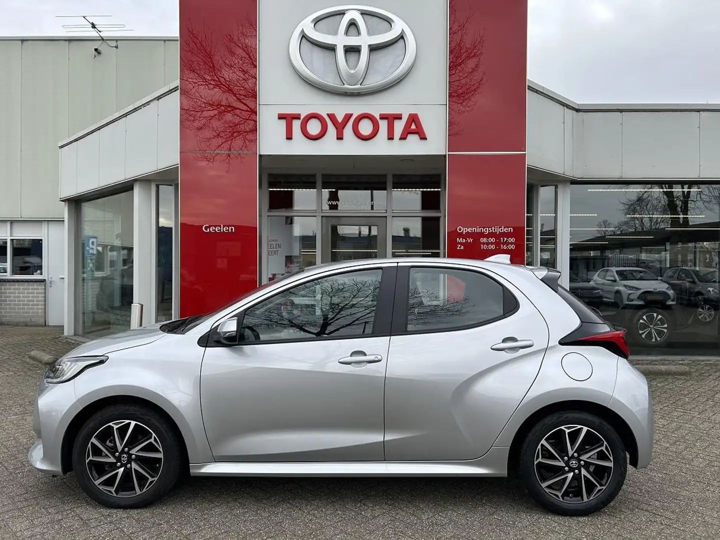 Toyota Yaris 1.5 VVT-i Dynamic Gris - 2