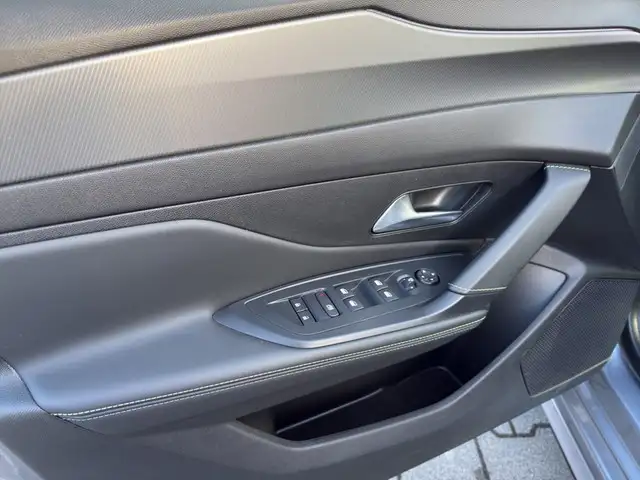 Peugeot 308 view 14