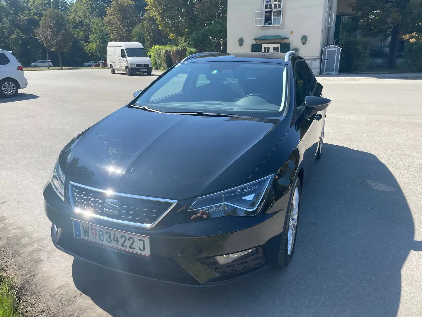 SEAT Leon Leon ST Style 1,6 TDI DSG Start-Stopp Style Schwarz - 2