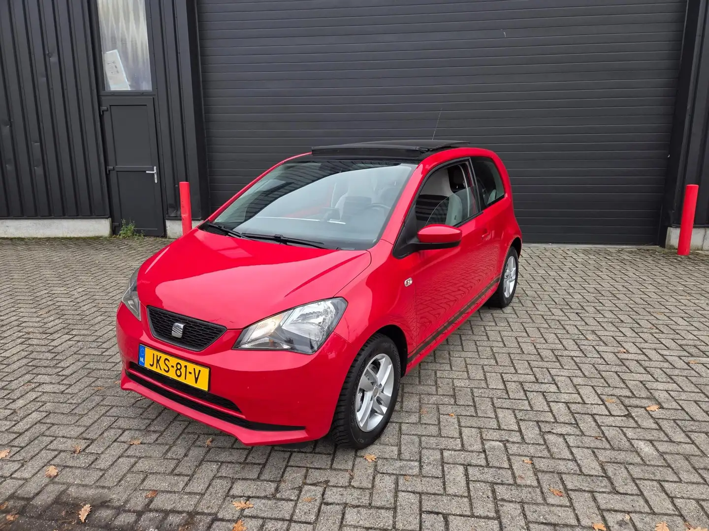 SEAT Mii 1.0 Style Pano Mooie Auto Apk tot en met feb 2027 Rood - 1