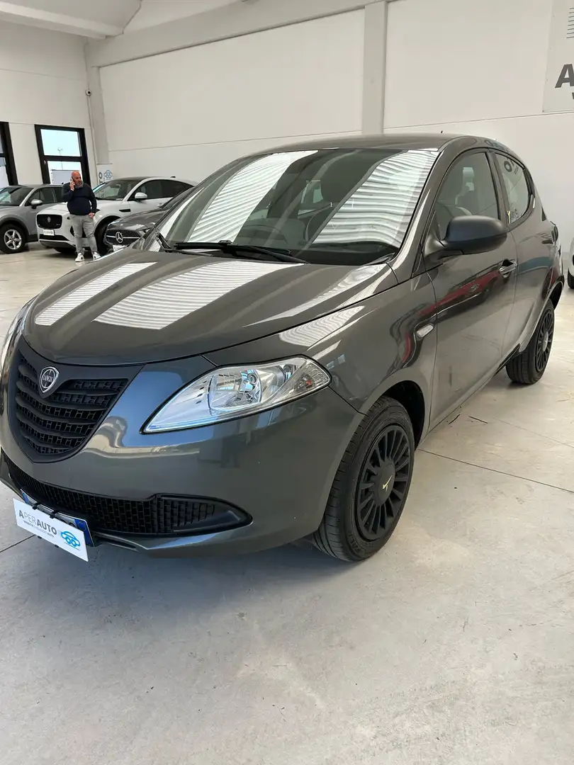 Lancia Ypsilon 0.9 t.air Elefantino ecochic metano 80cv clima - 2