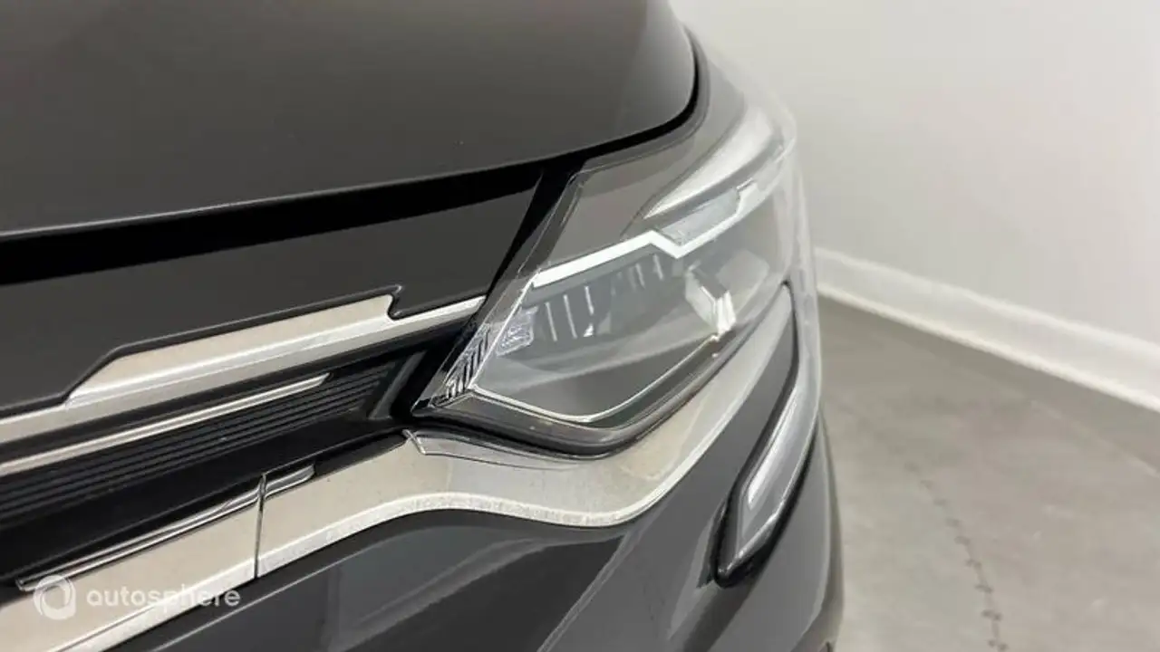 Renault Captur — photo 17