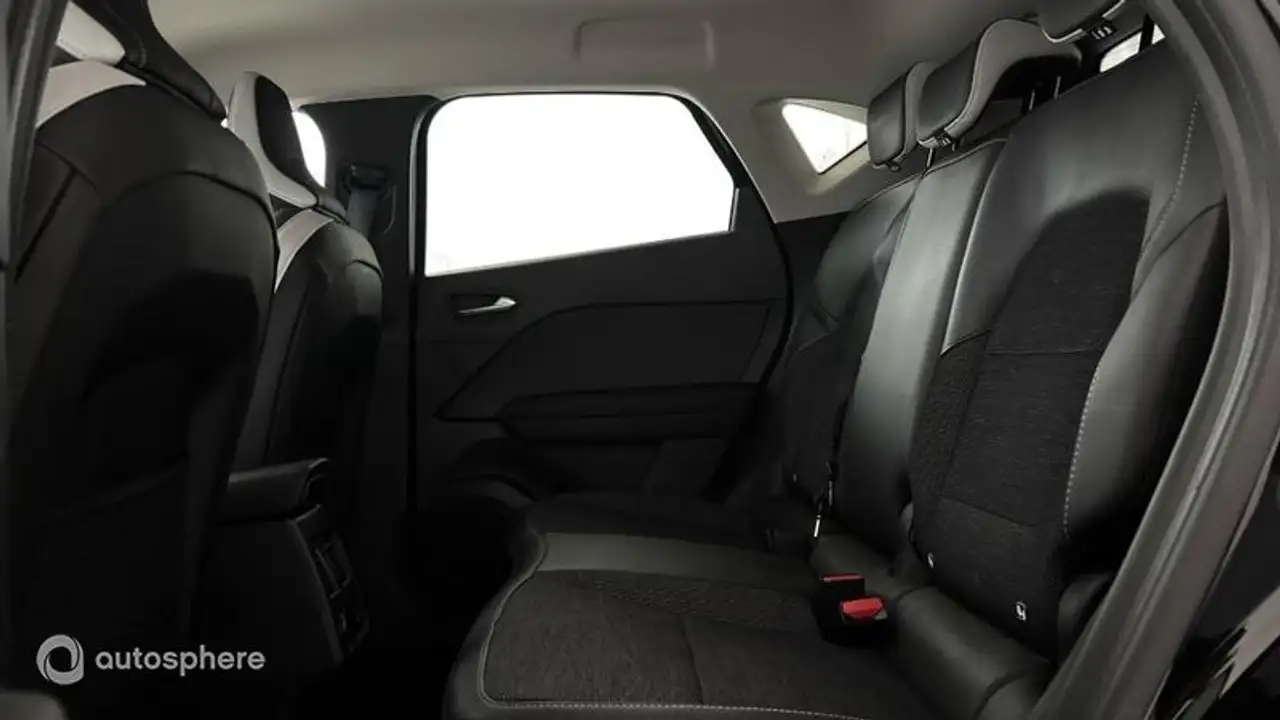 Renault Captur — photo 13
