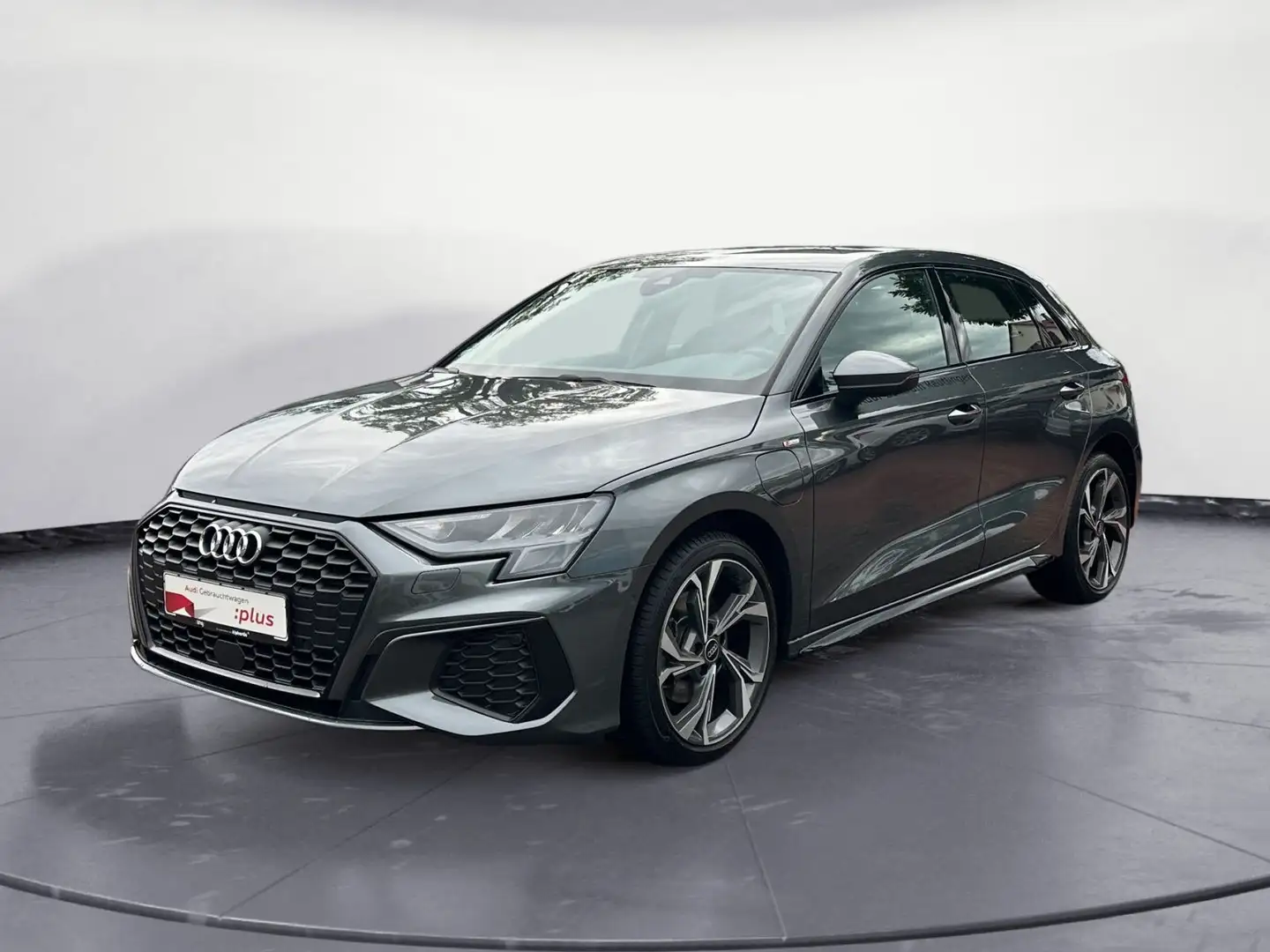Audi A3 40 TFSIe S-line LED/Clima/Assist/SH Grigio - 2