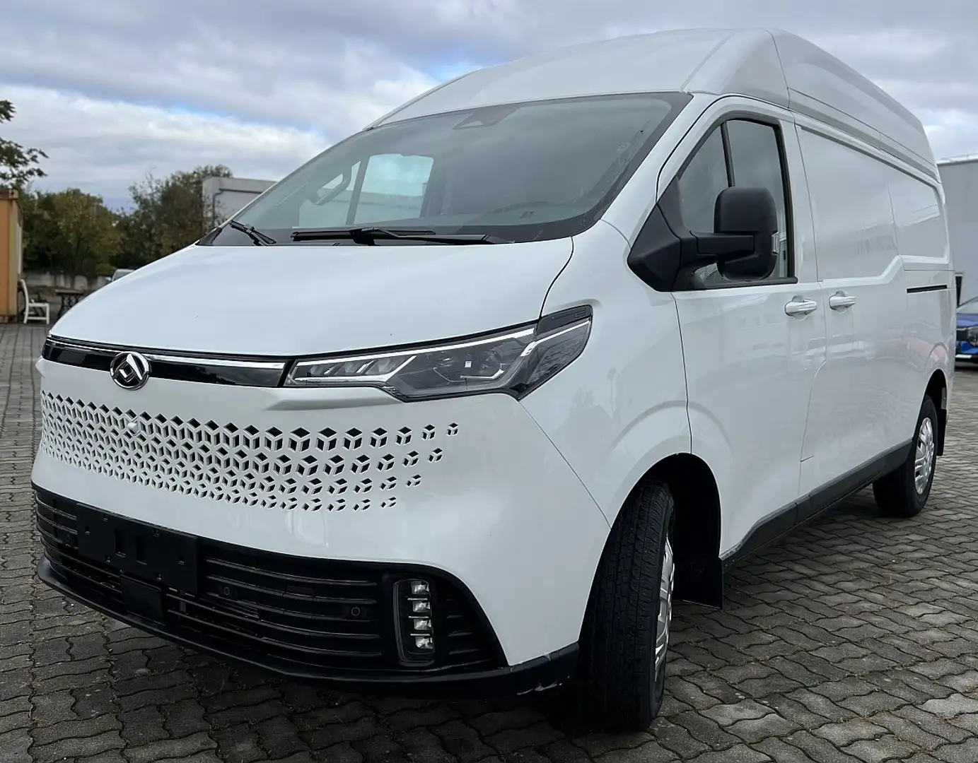 Maxus Ostali Deliver 7 Kasten 2.0 D L2H2 bijela - 2