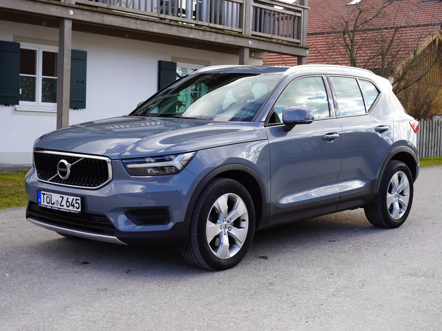 Volvo XC40 XC40 D4 AWD Geartronic Momentum Grau - 1