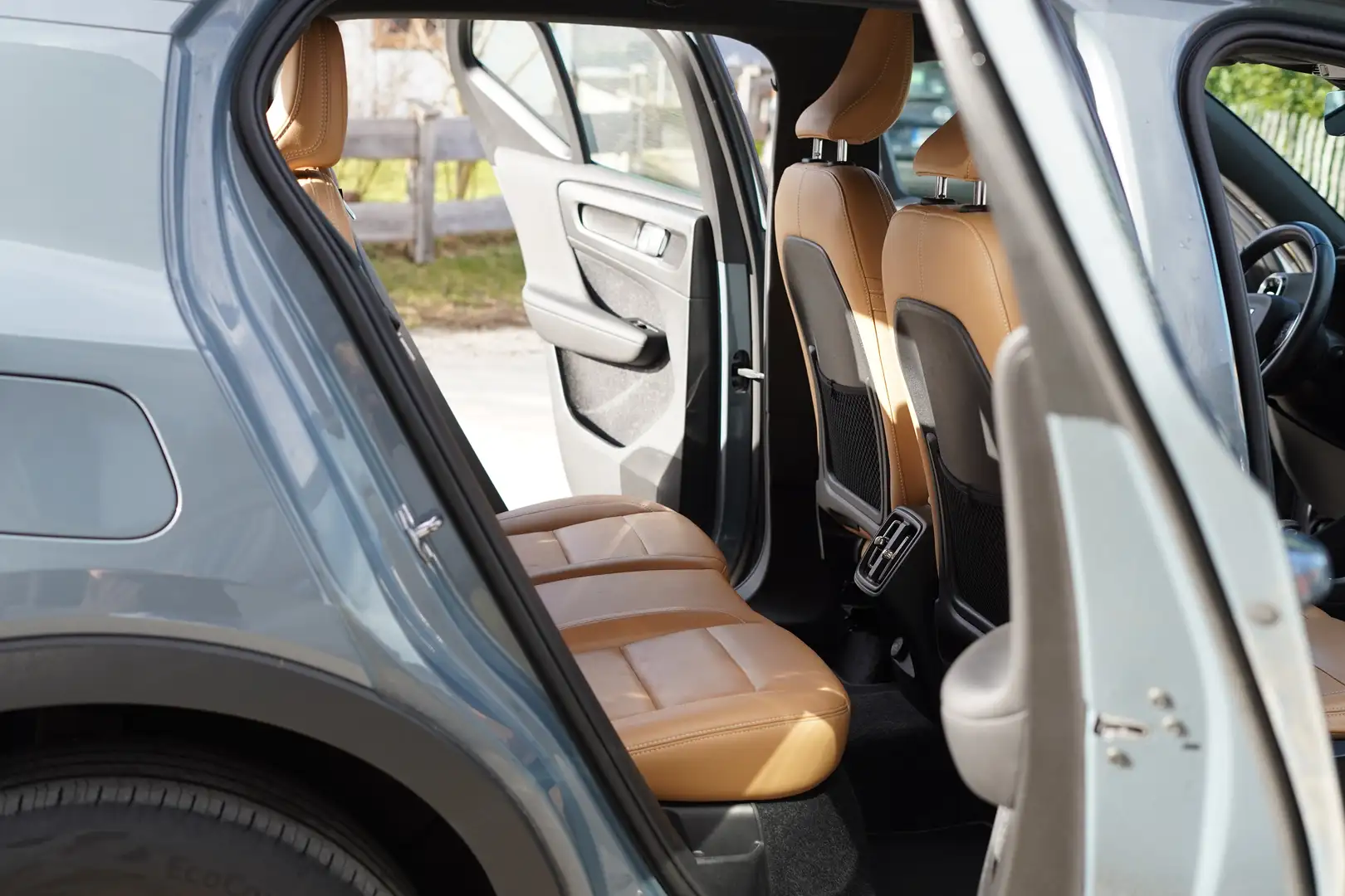 Volvo XC40 XC40 D4 AWD Geartronic Momentum Grau - 2