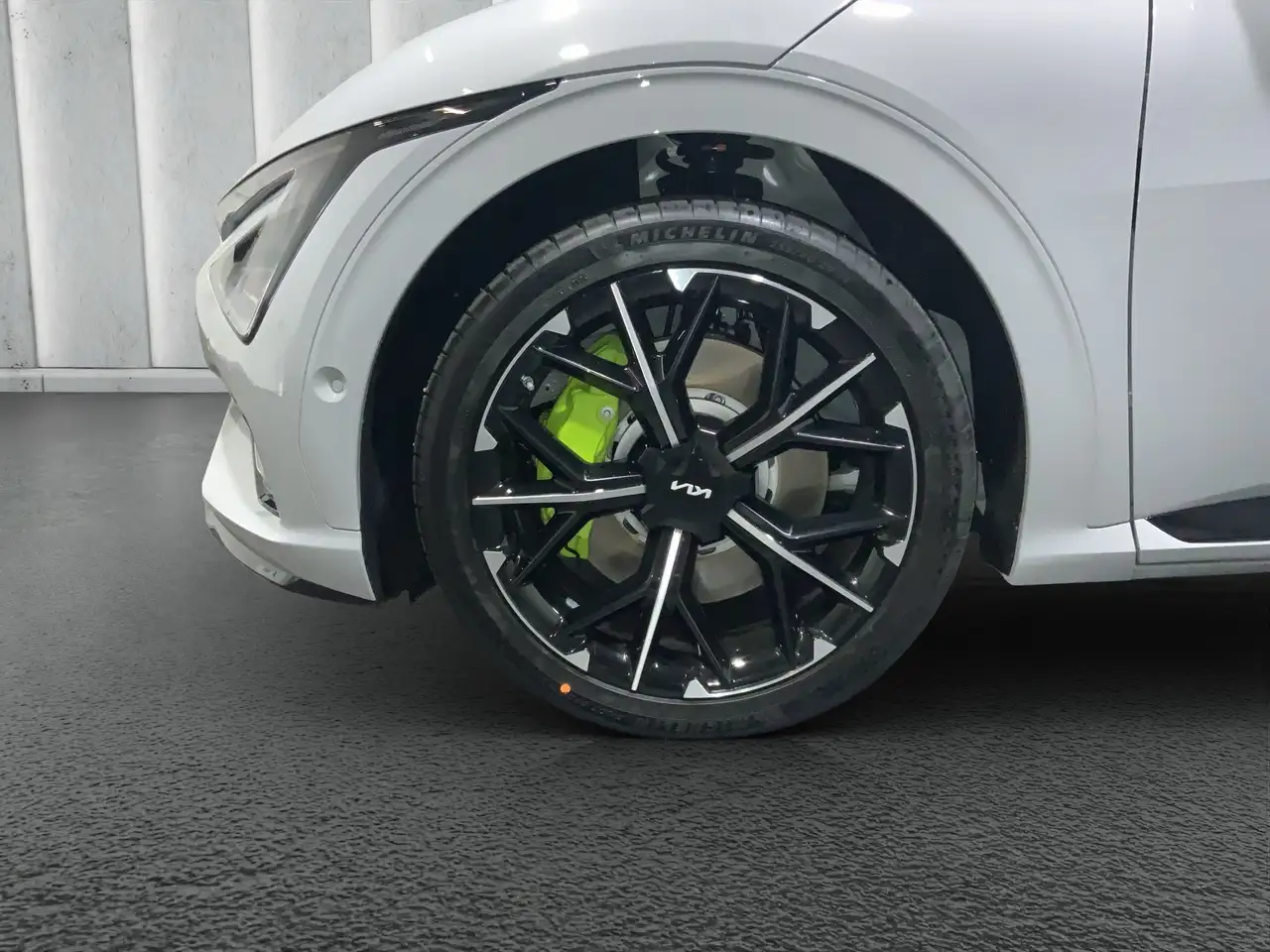 Kia EV6 GT 84 kWh 478 kW Allradantrieb Sports Utility Vehi 8