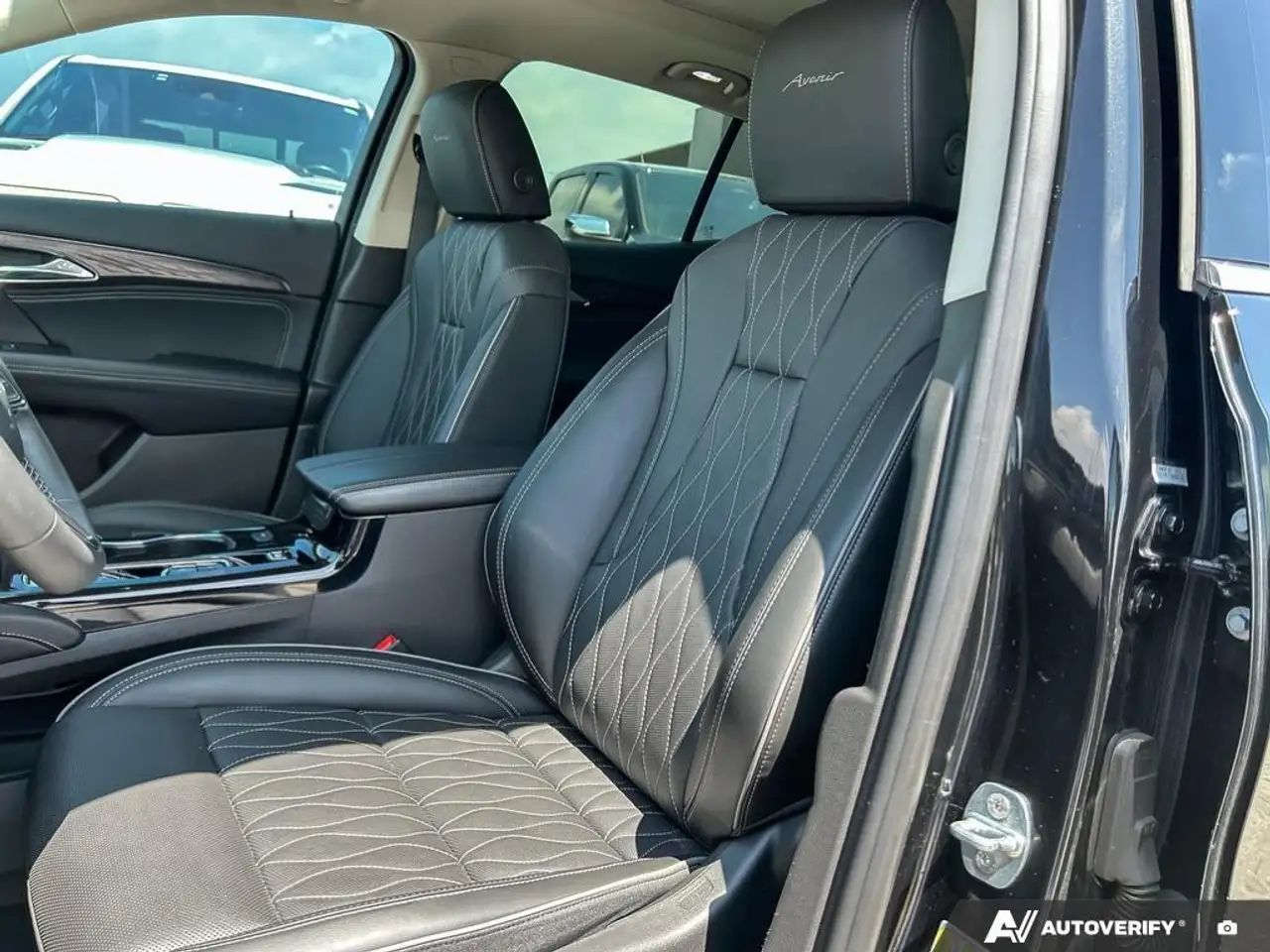 Buick Envision снимка Buick Envision