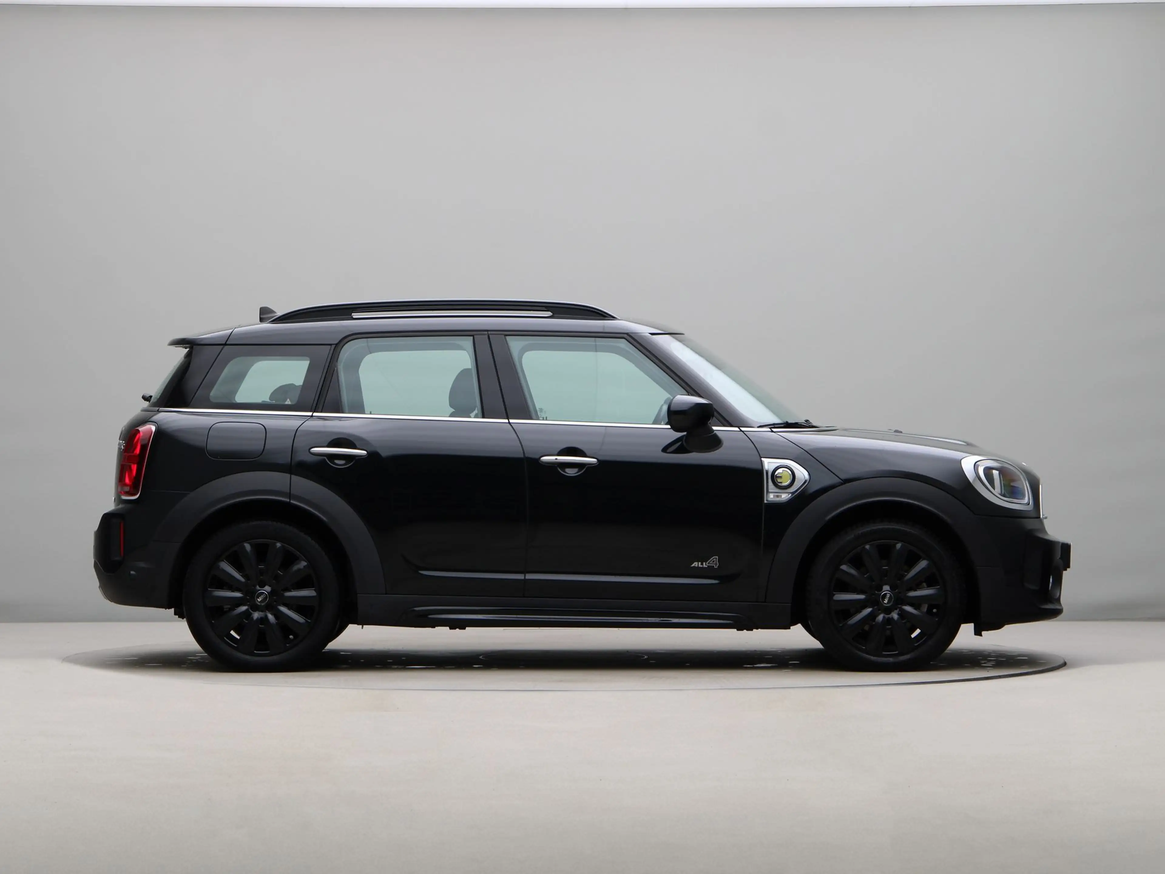 MINI Cooper SE Countryman ALL4 Classic — photo 7