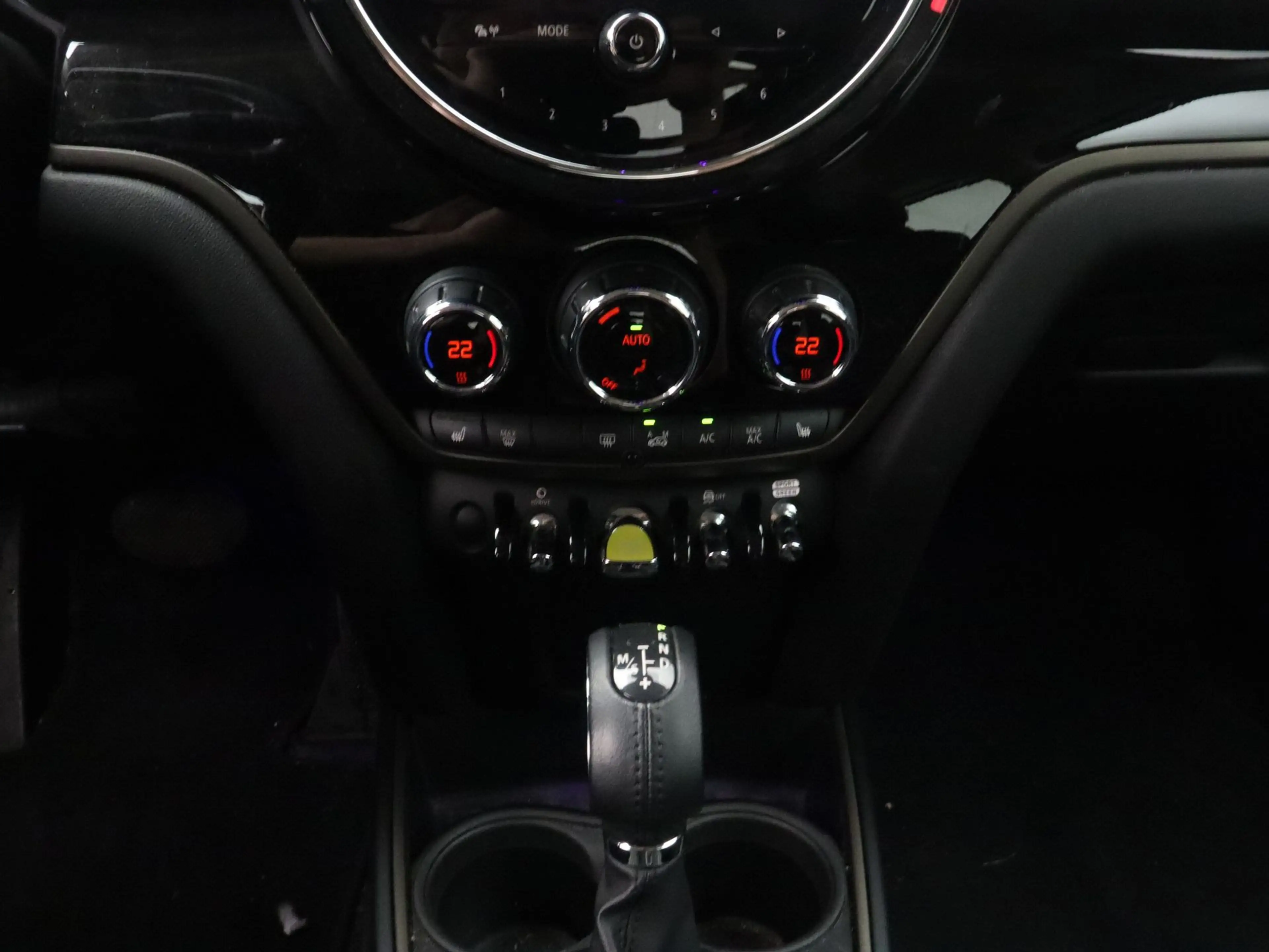 MINI Cooper SE Countryman ALL4 Classic — photo 13