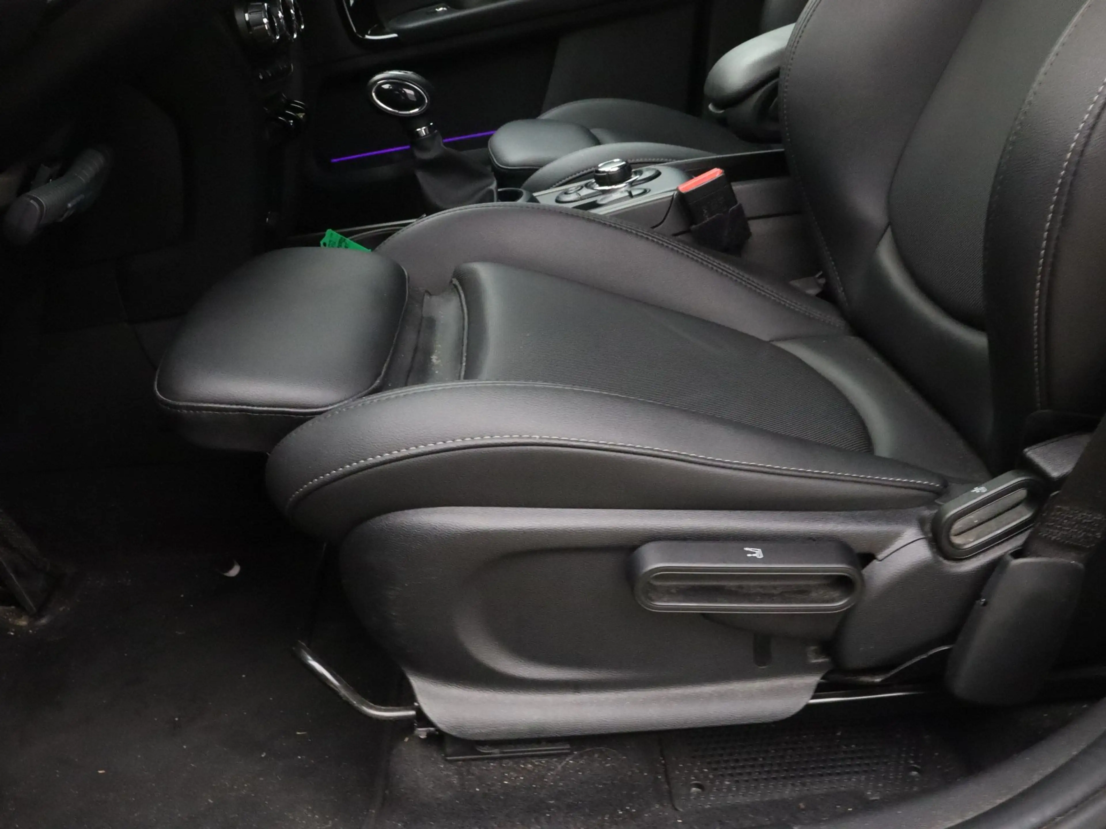MINI Cooper SE Countryman ALL4 Classic — photo 15
