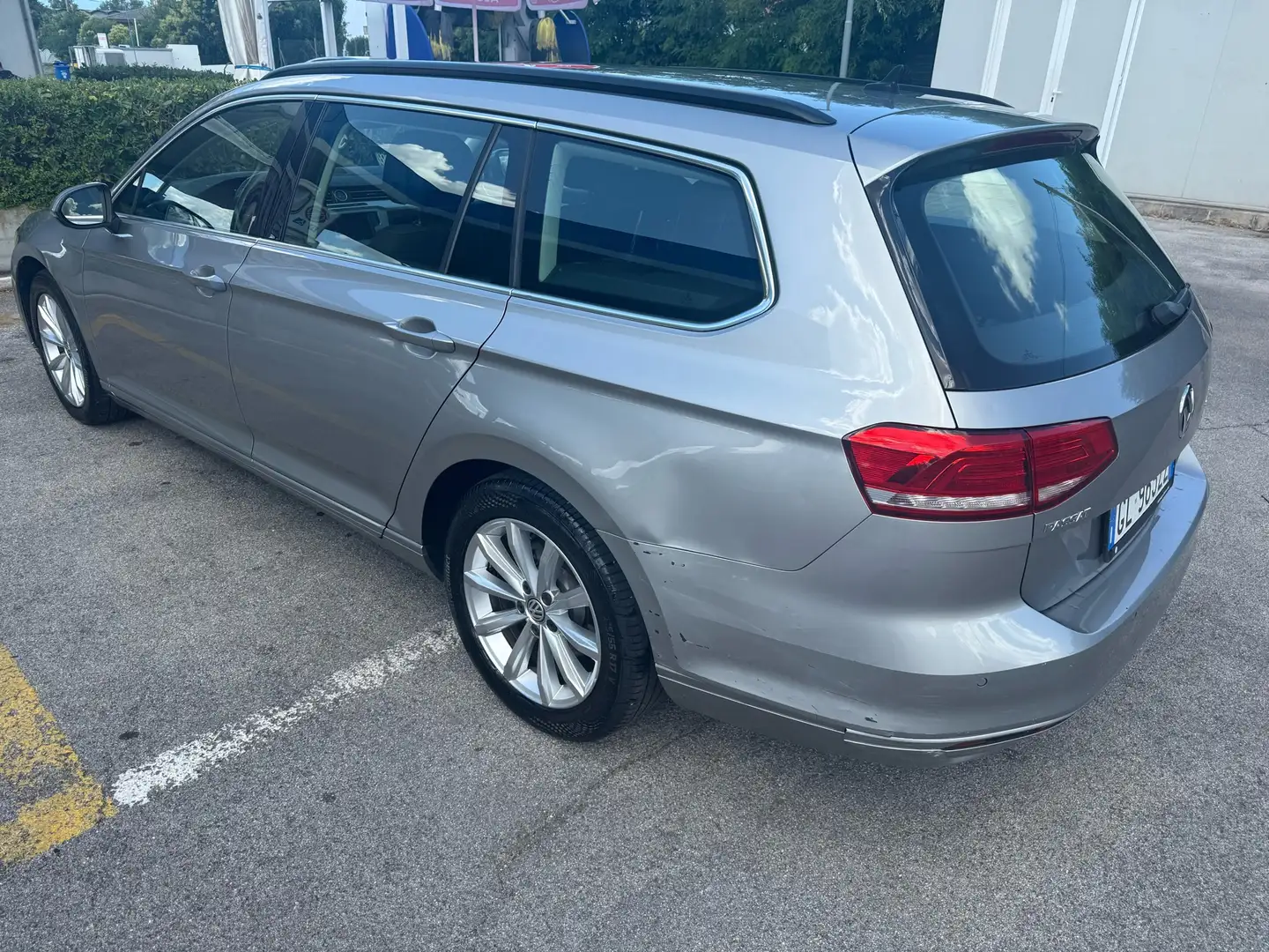 Volkswagen Passat Variant 2.0 tdi Highline 150cv  DSG. leggere bene - 2