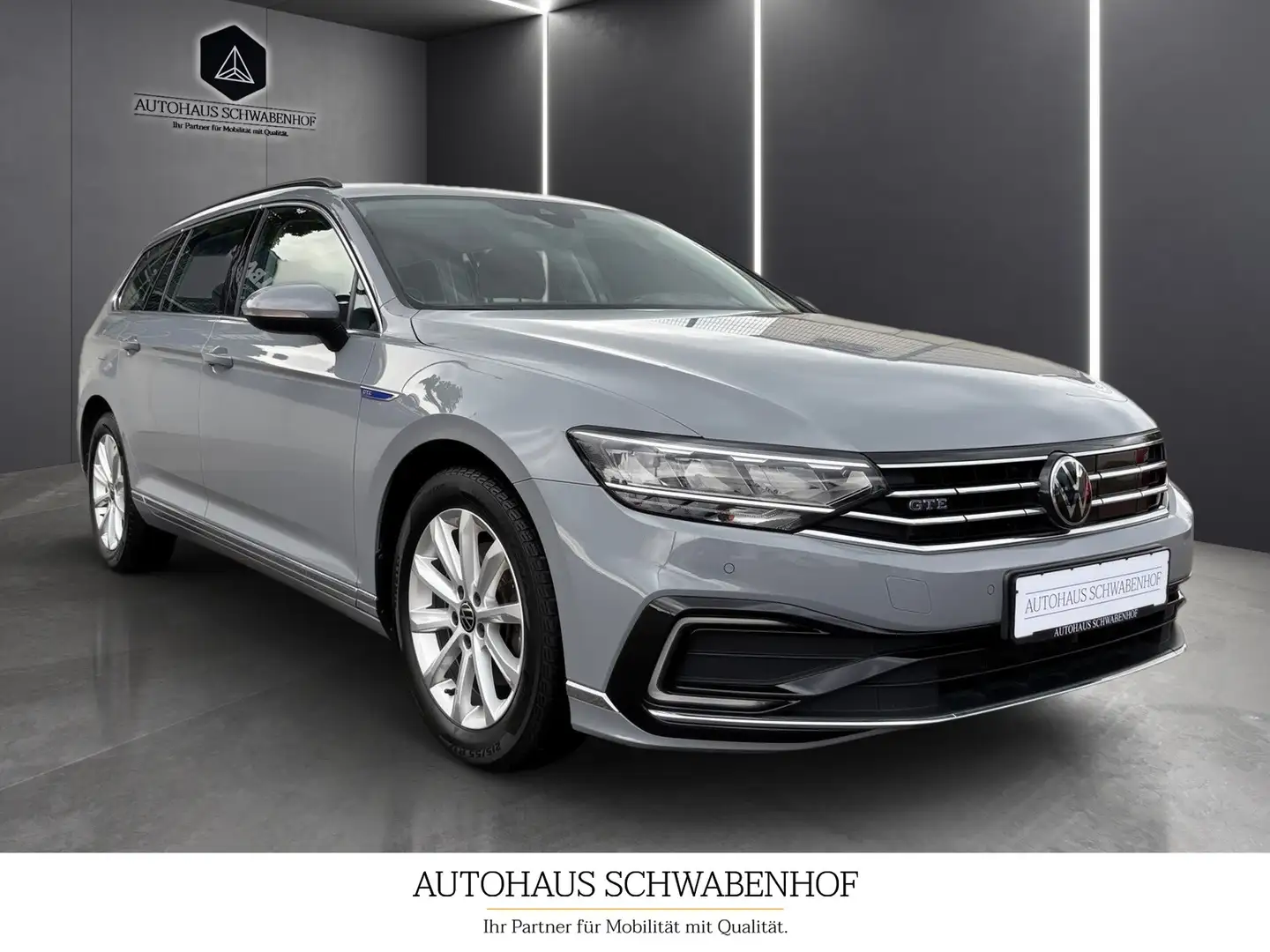 Volkswagen Passat 1.6 TSI DSG GTE*Massagesitz*LED*Navi*PDC Grau - 2
