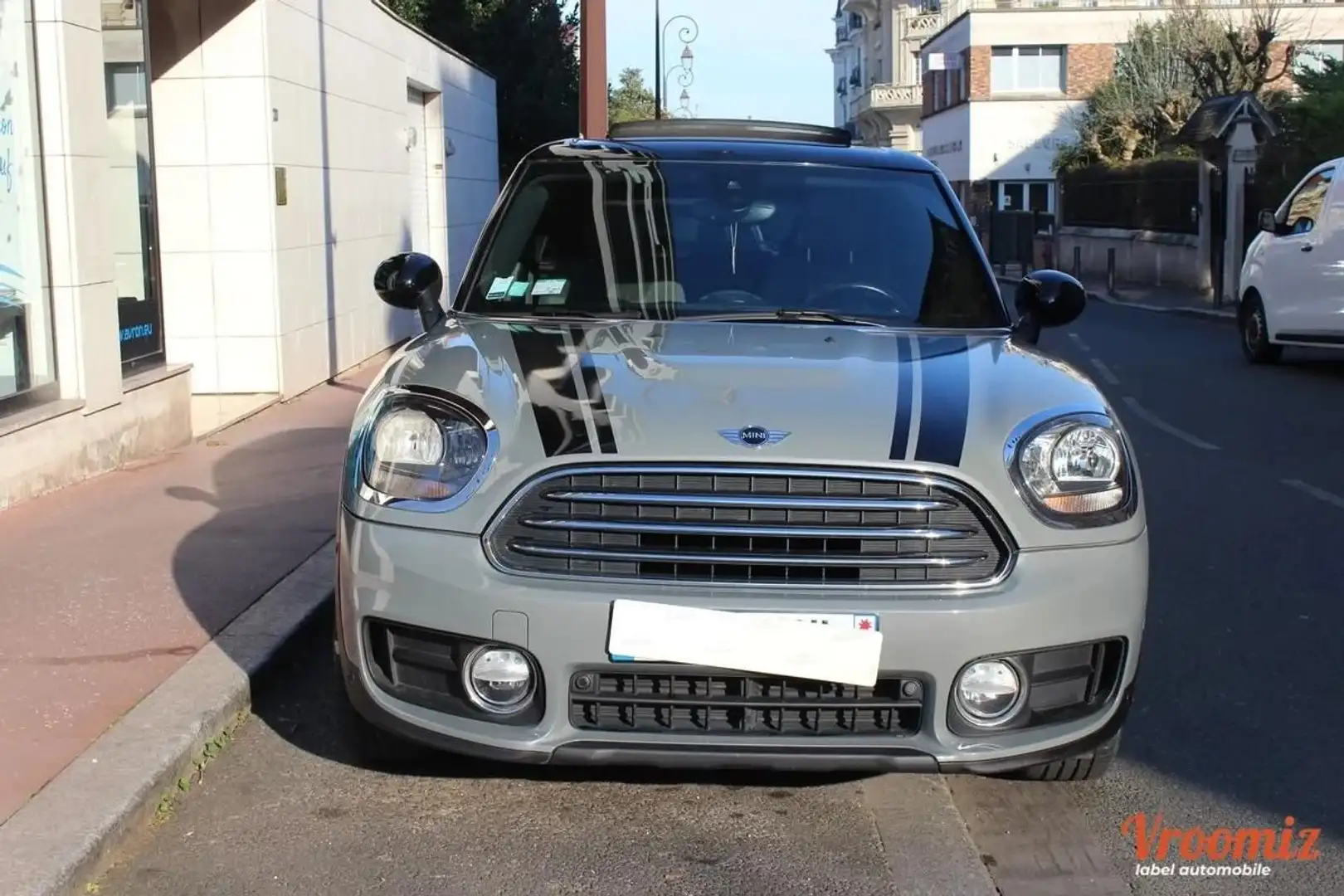 MINI Cooper Countryman II (F60) 150 ch Cooper D Business Design, Toit Ouvrant, GPS Gris - 2