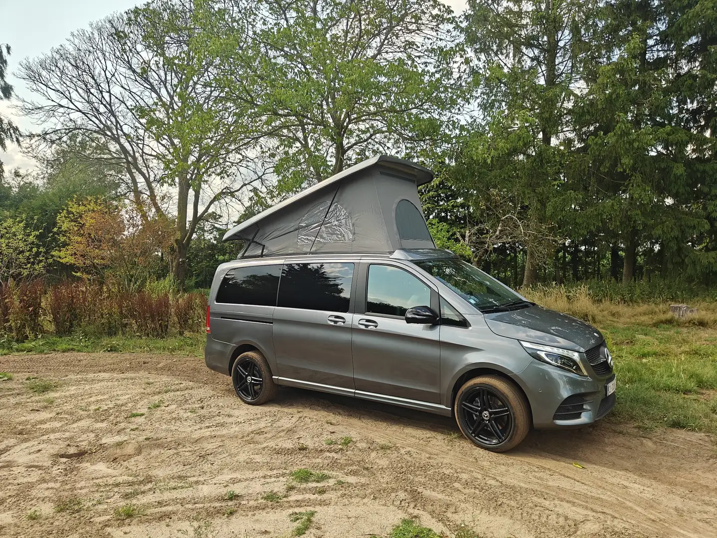 Mercedes-Benz V 300 d lang 4Matic 9G-TRONIC Avantgarde Edition 19 Grijs - 1