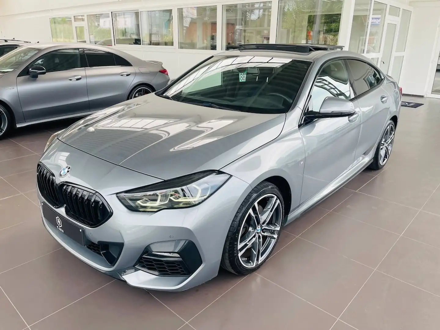 BMW 218 iA ** GARANTIE + PACK M + TOIT PANO + LED + GPS ** Gris - 2