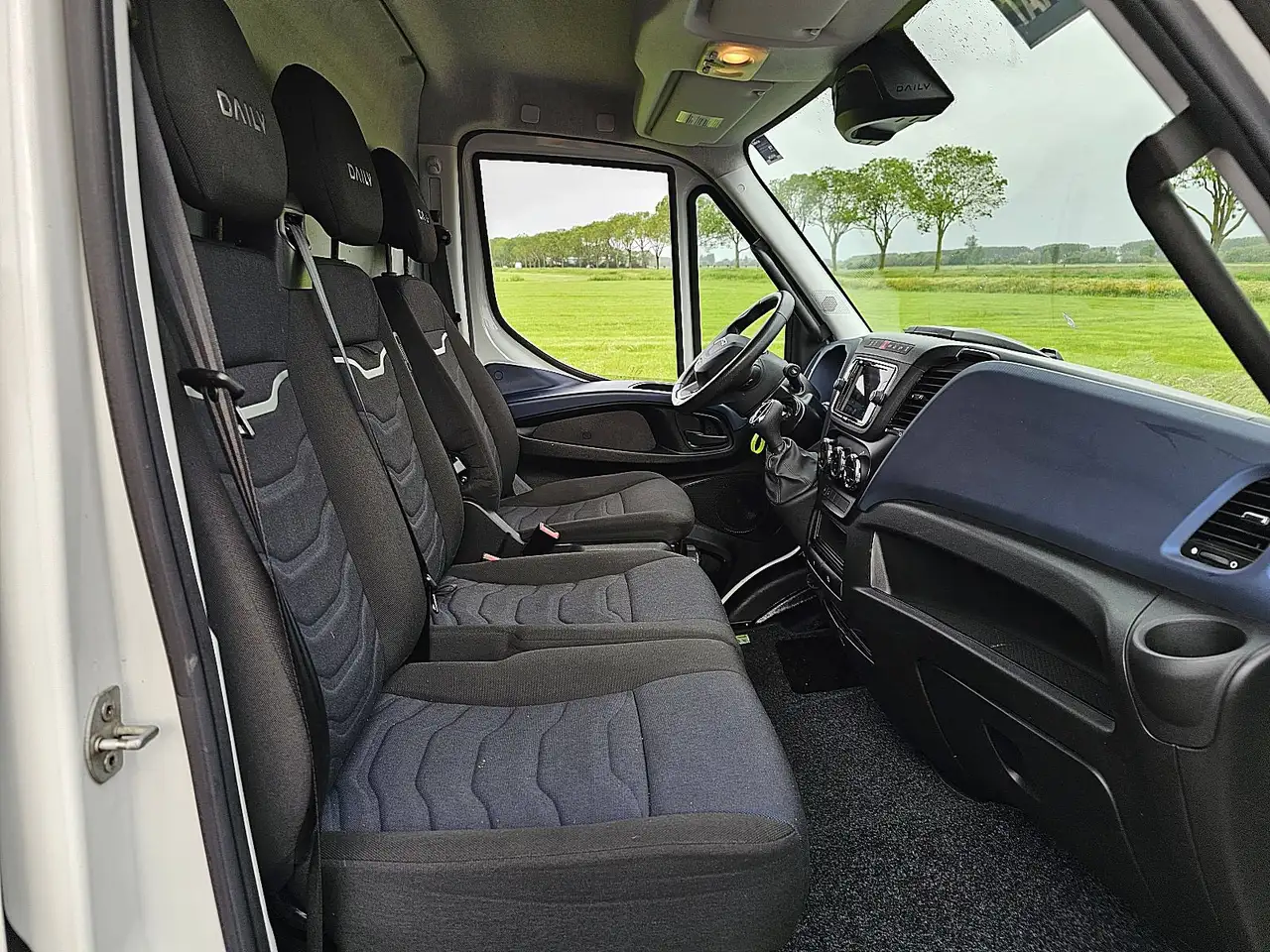 Iveco Daily 2022 — фото 7