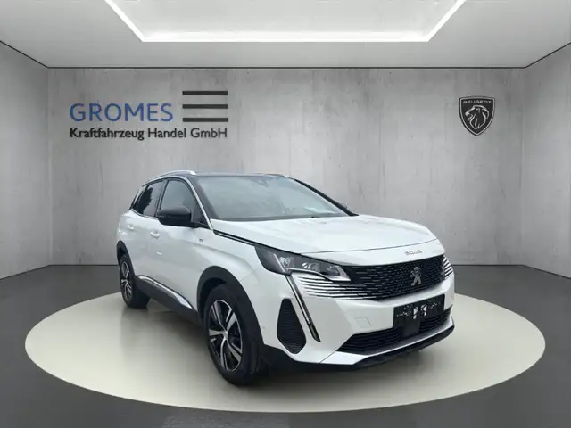 Peugeot 3008 main image