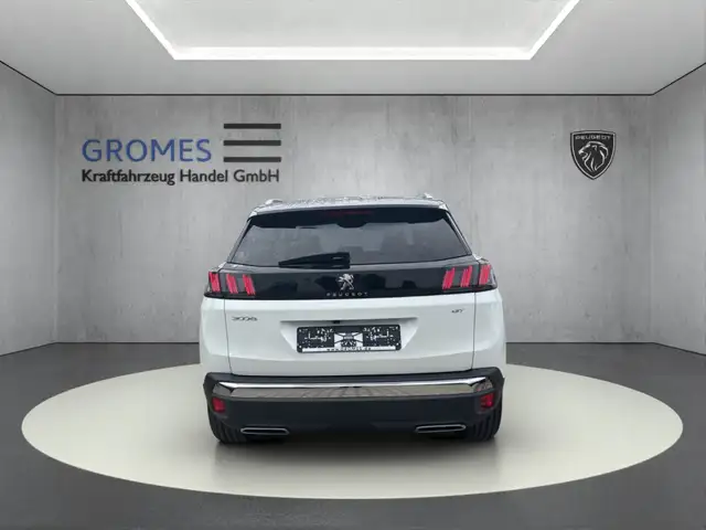 Peugeot 3008 view 4