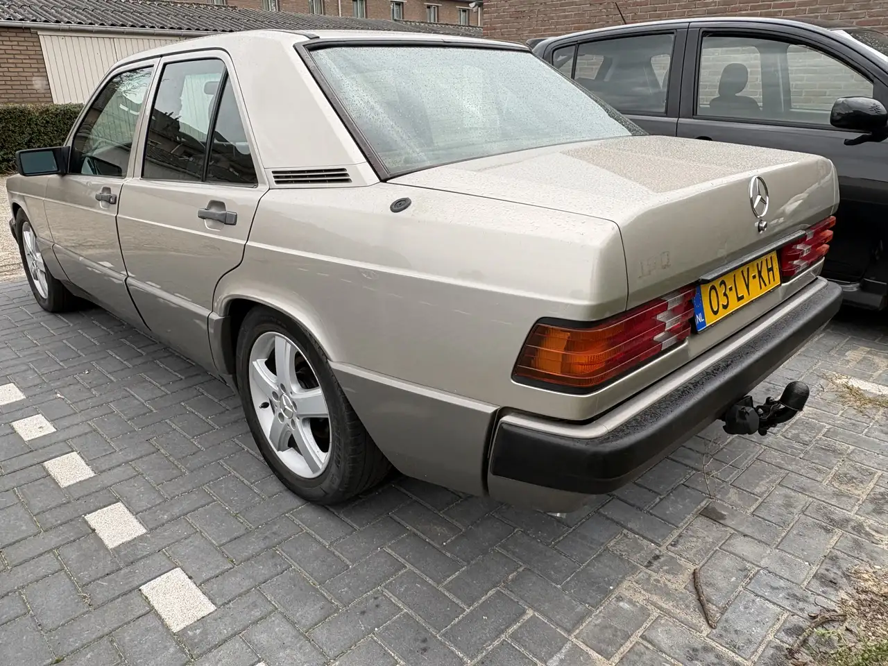 Mercedes-Benz 190 2.0 Automaat / Schuifdak, foto 1