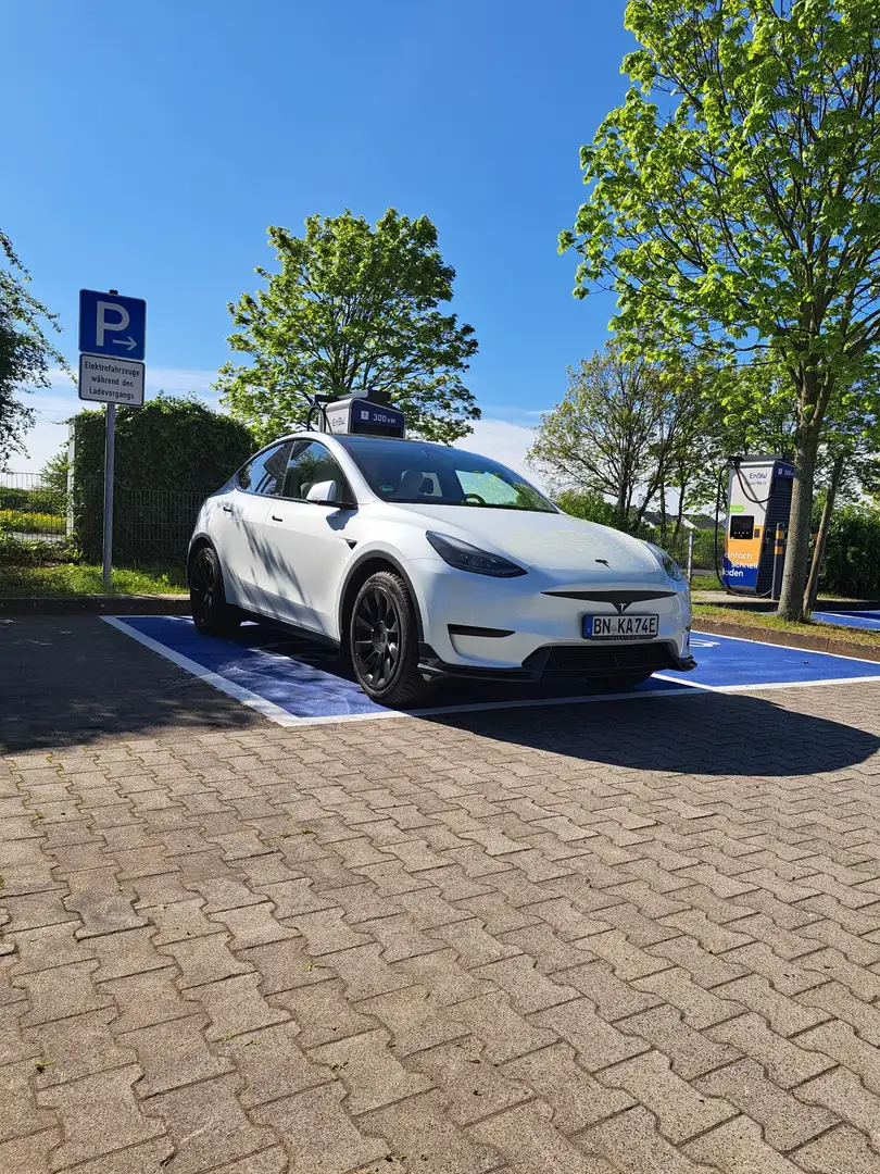 Tesla Model Y RWD - 2