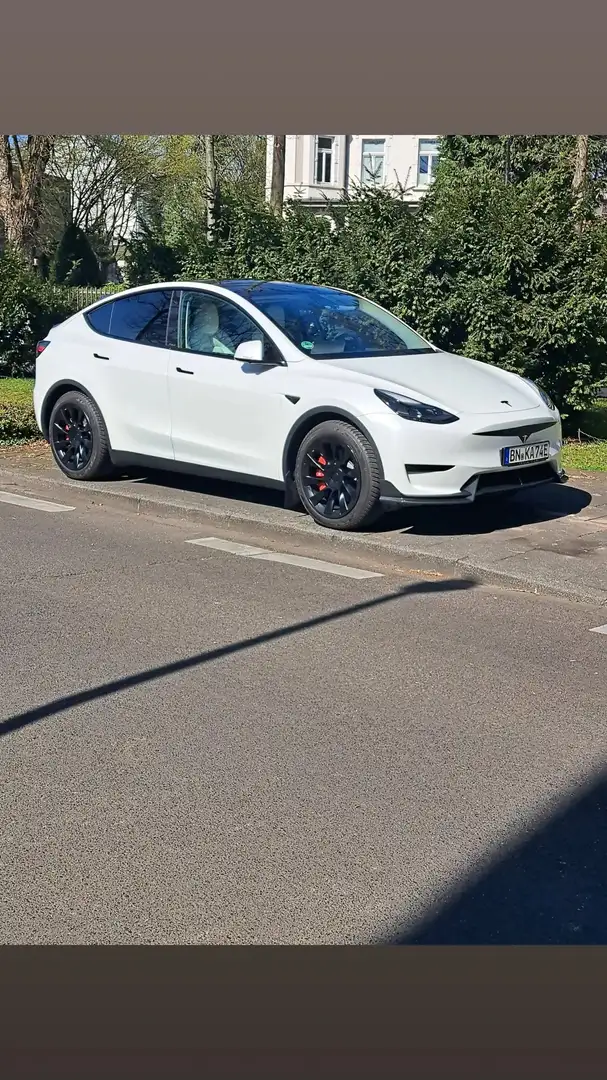 Tesla Model Y RWD - 1