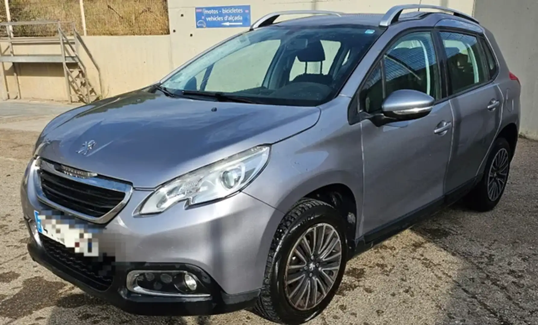 Peugeot 2008 1.6 BlueHDI Allure 100 Gris - 1