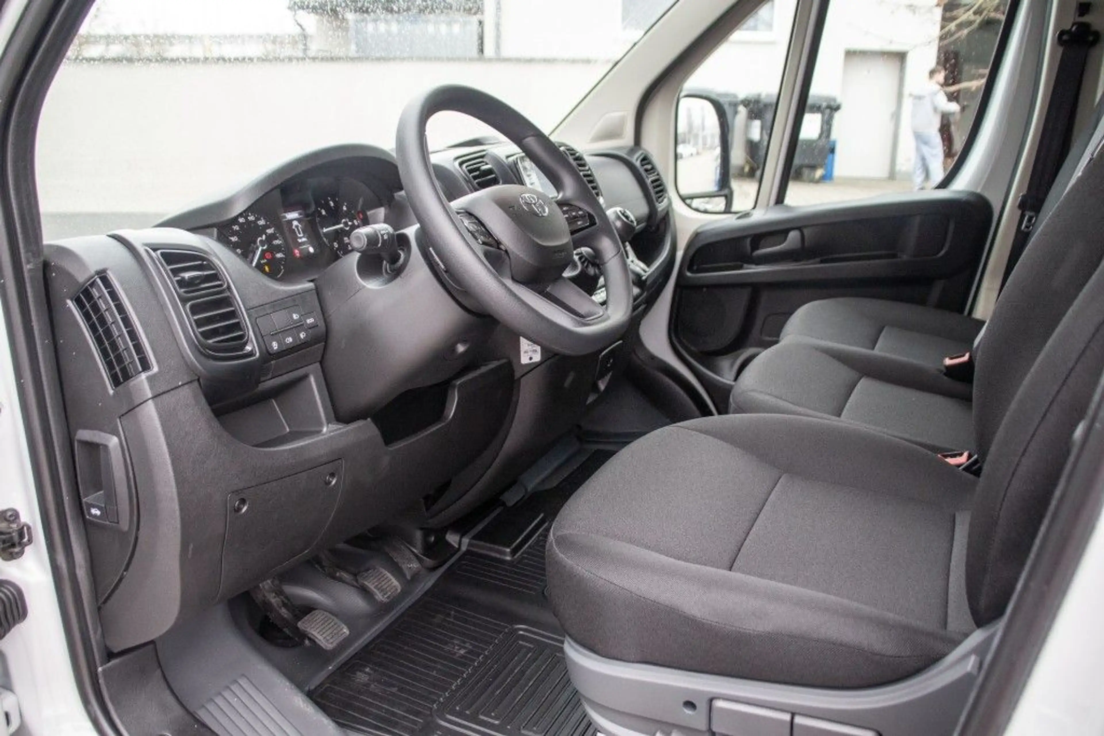 Toyota Proace Max 2.2-l-D 35 L3H2 Work — photo 9