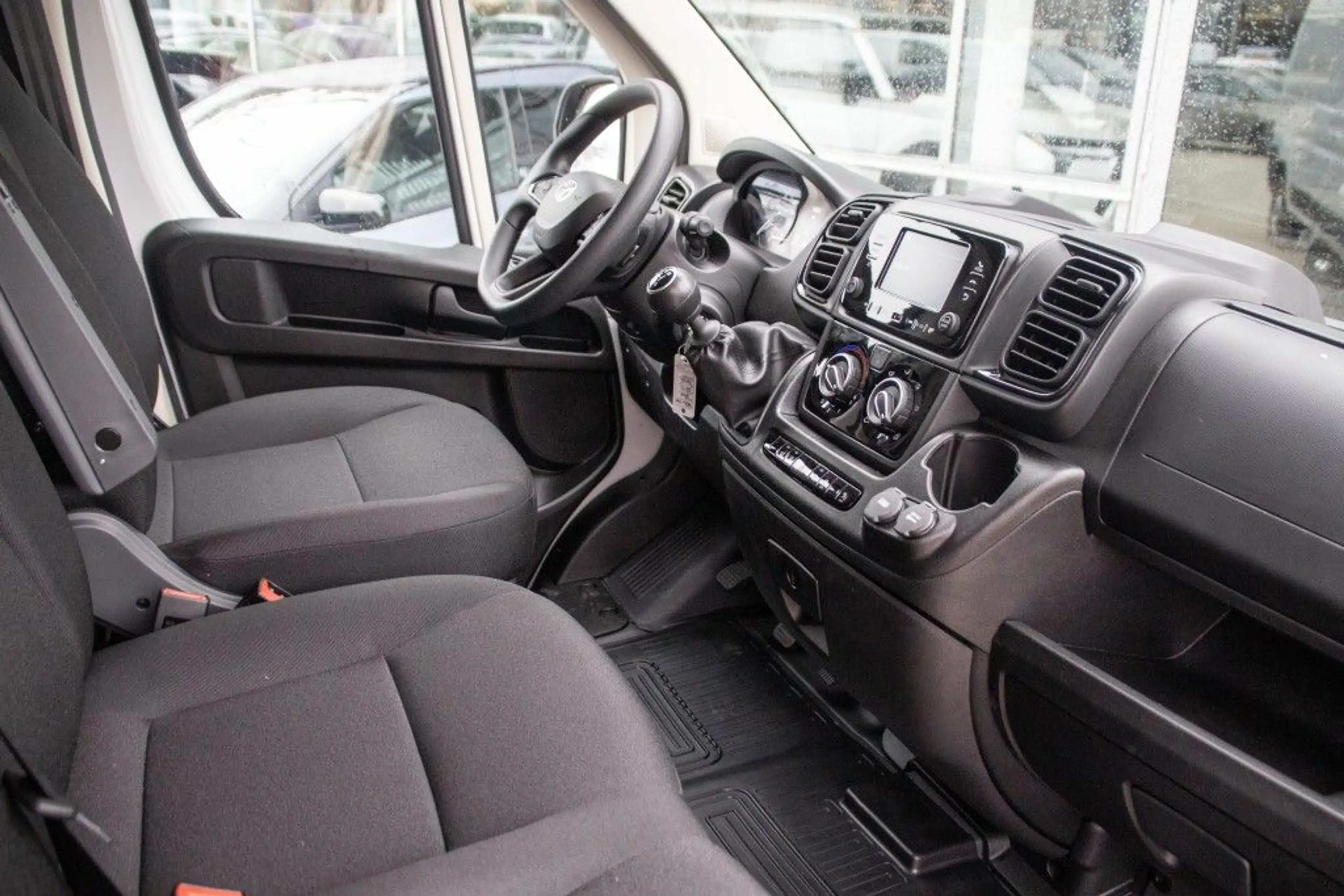 Toyota Proace Max 2.2-l-D 35 L3H2 Work — photo 13