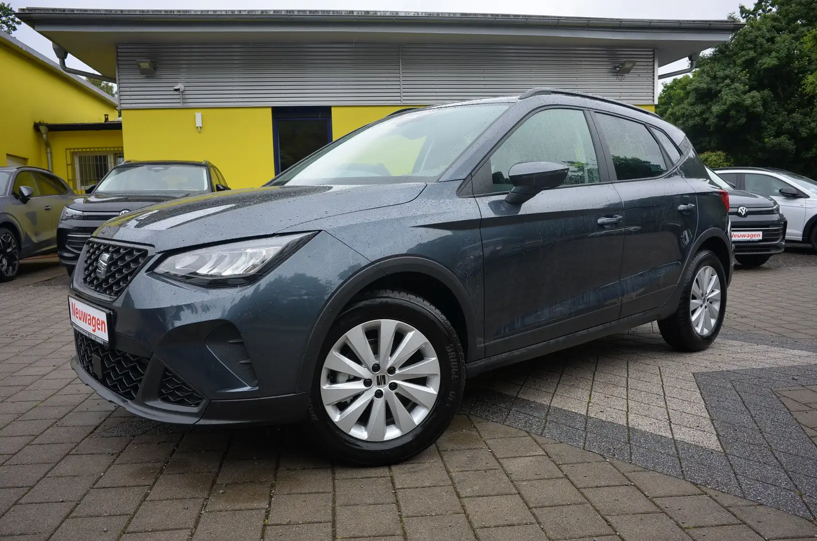 SEAT Arona 1.0 TSI 5JGAR+AHK+PDC+SITZH+KLIMAAUTOMATIK Grau - 1