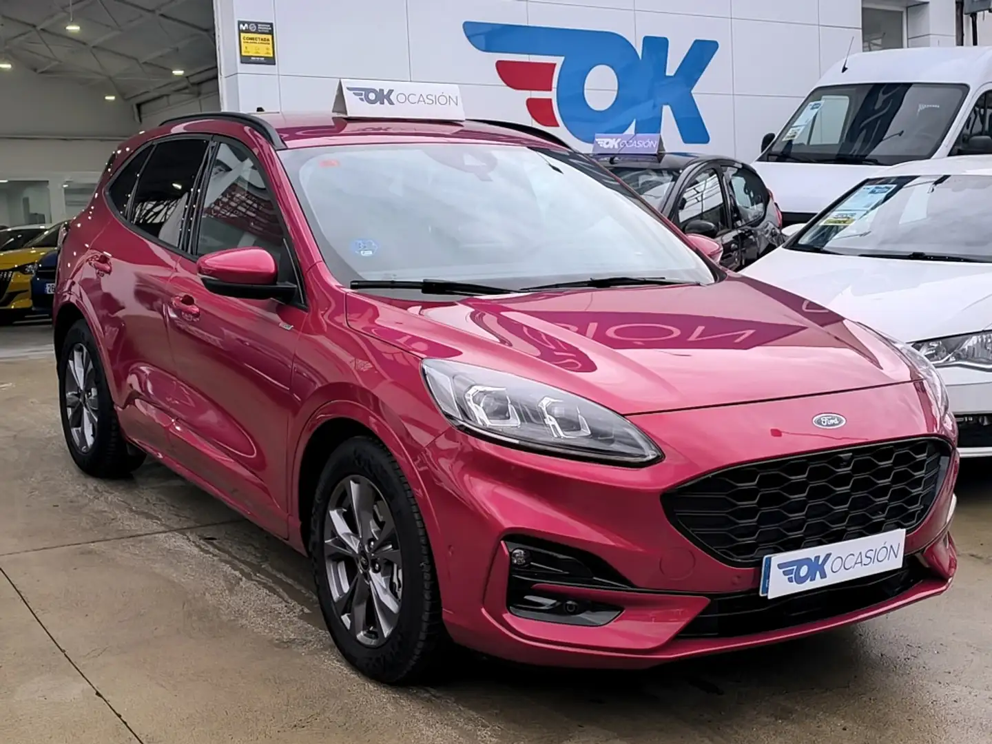Ford Kuga 2.5 Duratec PHEV ST-Line X 4x2 Rojo - 1