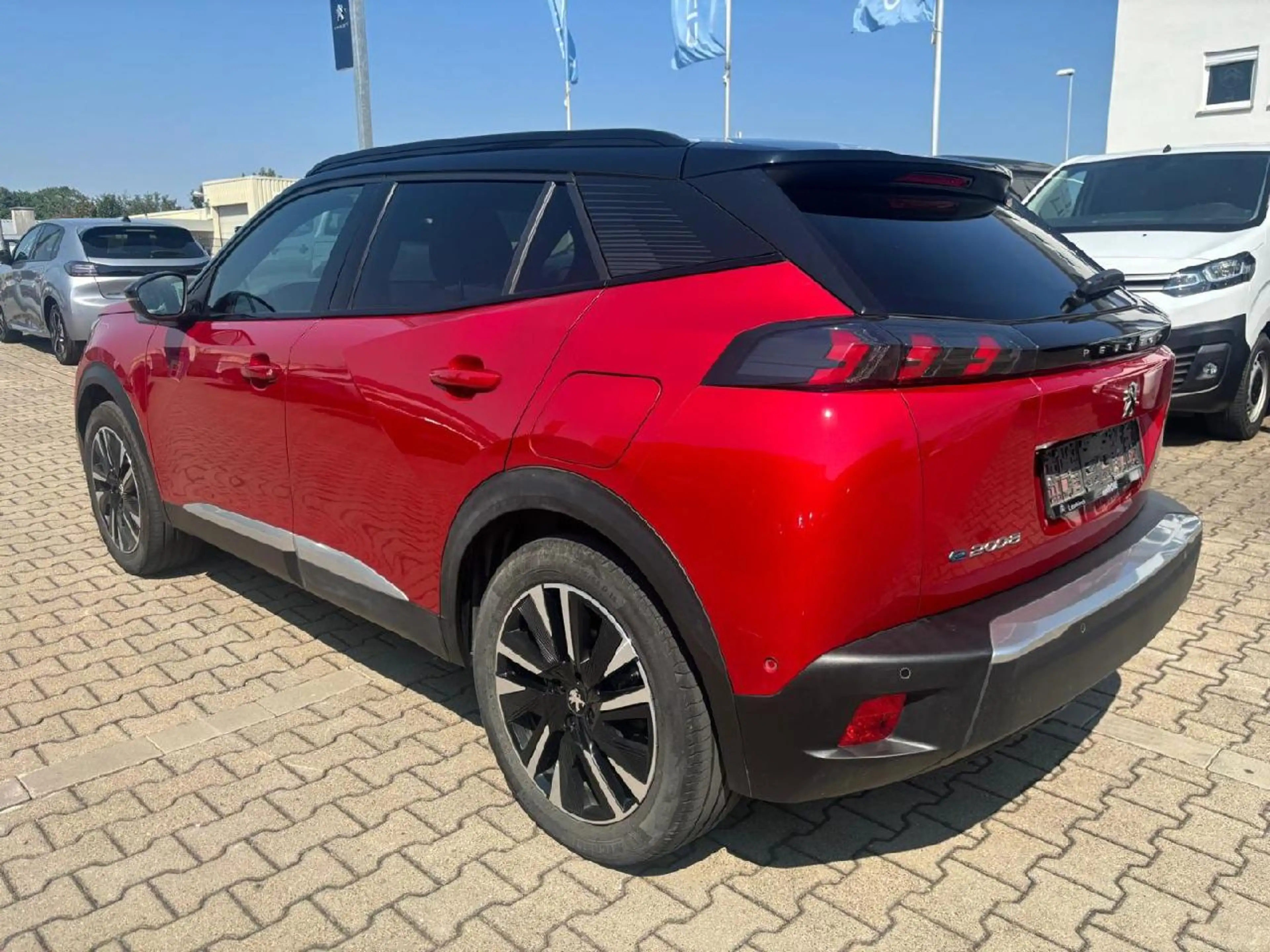 Peugeot e-2008 e- GT Pack — photo 5