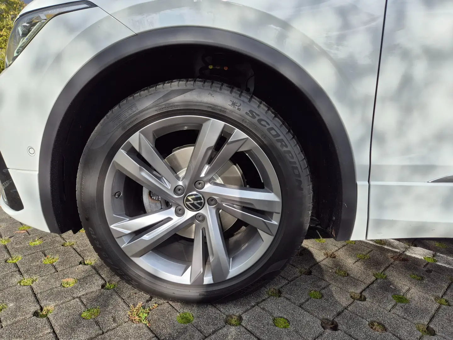 Volkswagen Tiguan Tiguan 2.0 tdi R-Line BM 4motion dsg 150CV Bianco - 2