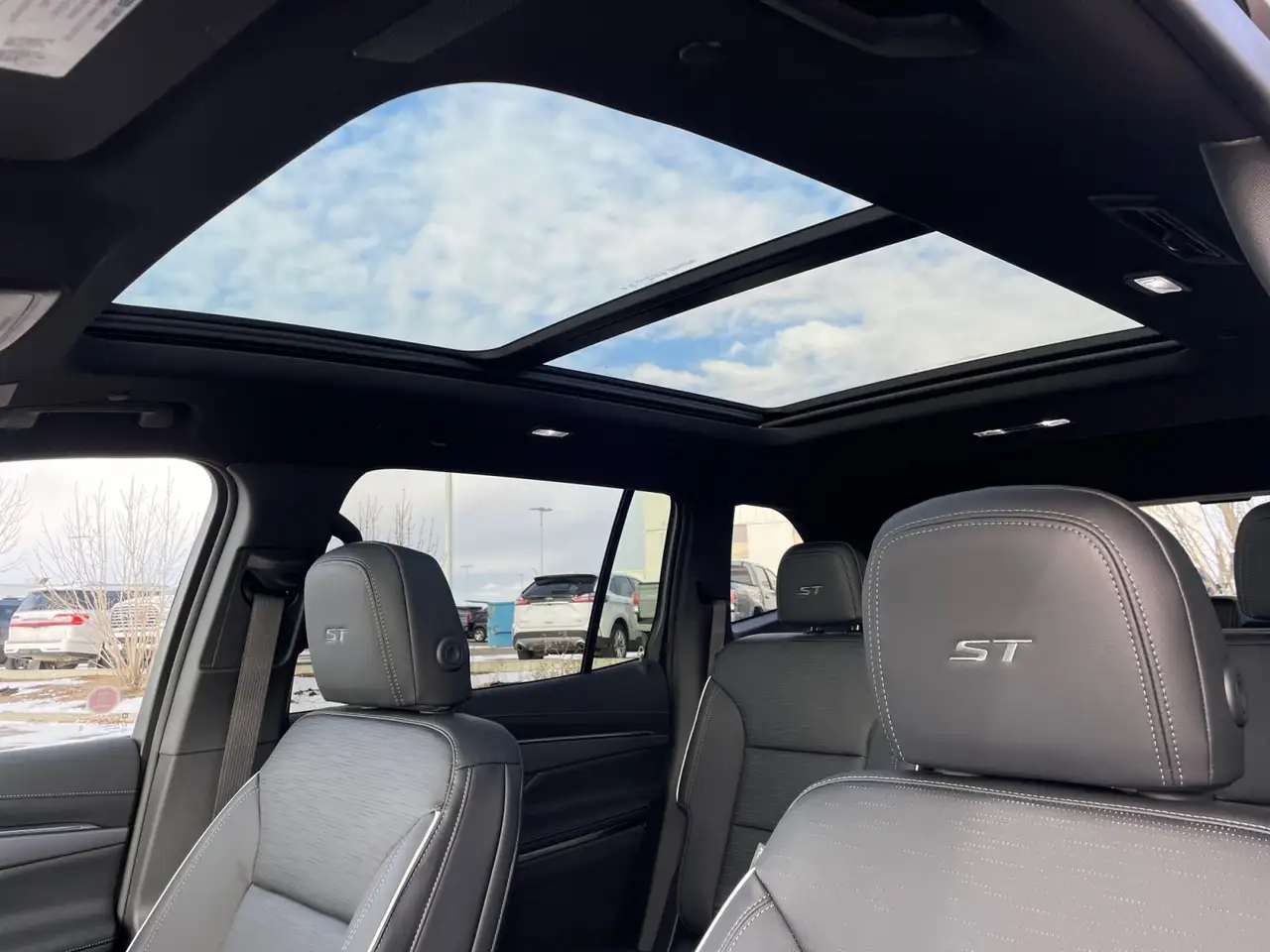 Buick Enclave снимка Buick Enclave