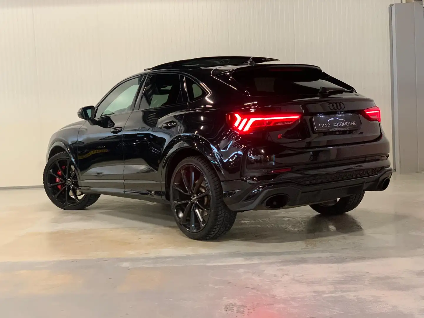 Audi RS Q3 RSQ3 Sportback TFSI | PANO | BLACK OPTIC | ACC | S Zwart - 2