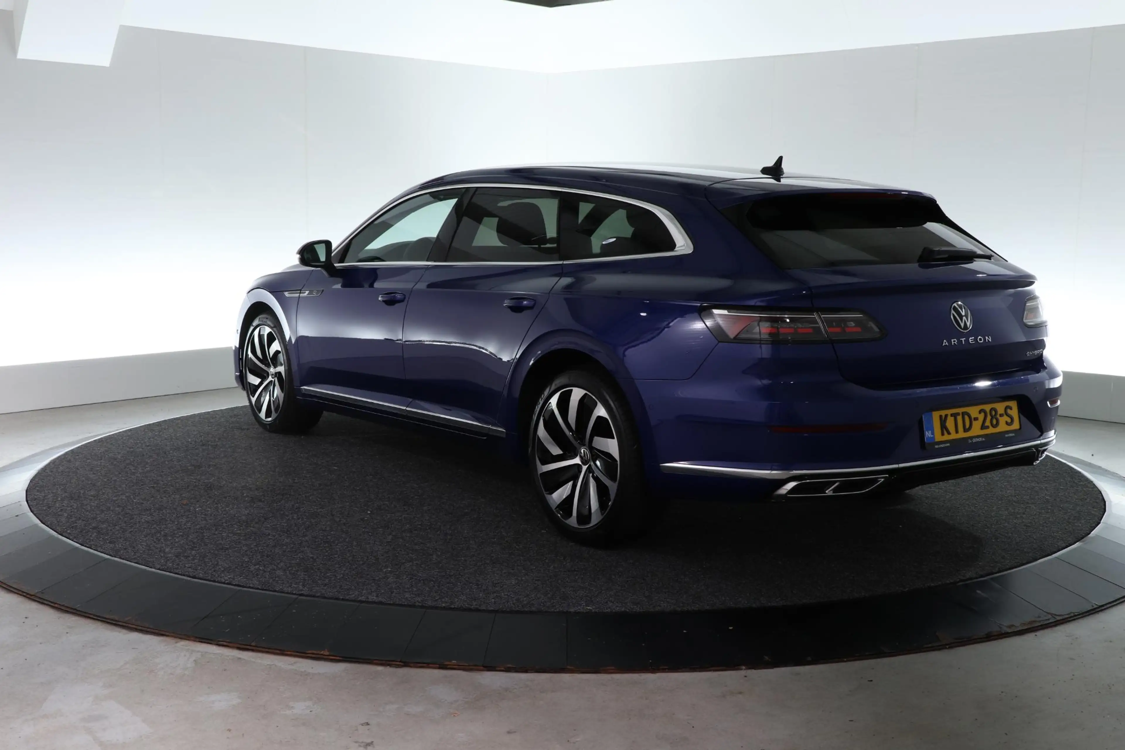 Volkswagen Arteon Shooting Brake 1.4 TSI eHybrid R-Line Business+ | — photo 16