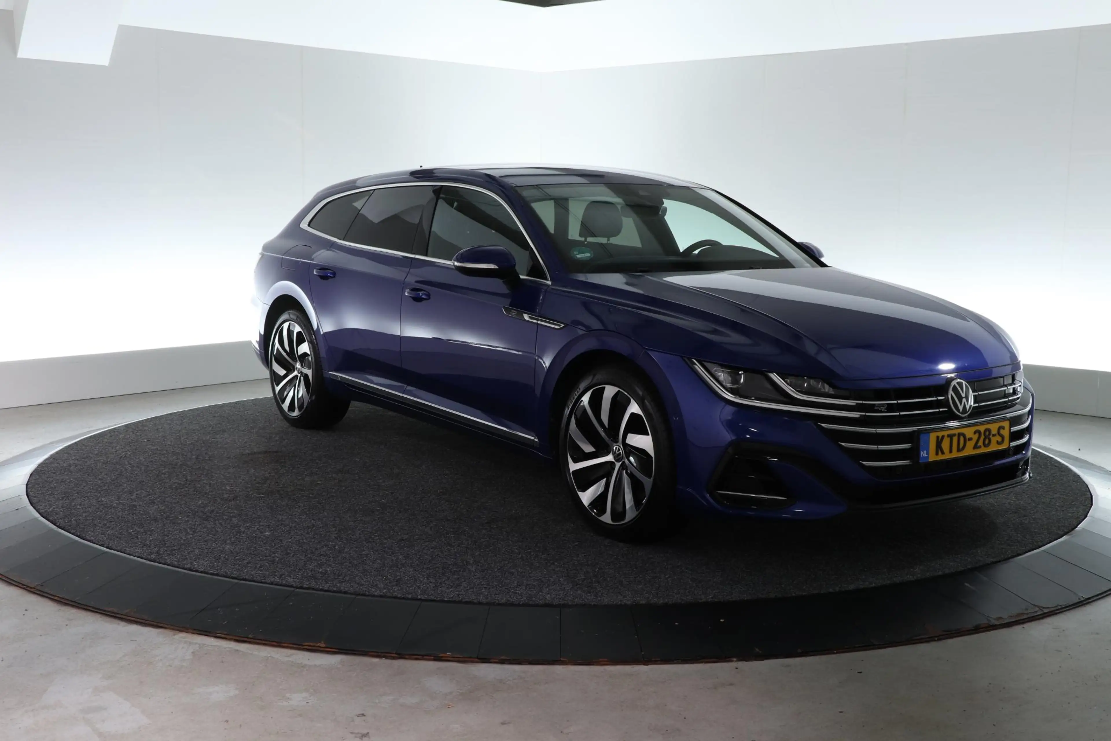 Volkswagen Arteon Shooting Brake 1.4 TSI eHybrid R-Line Business+ | — photo 15