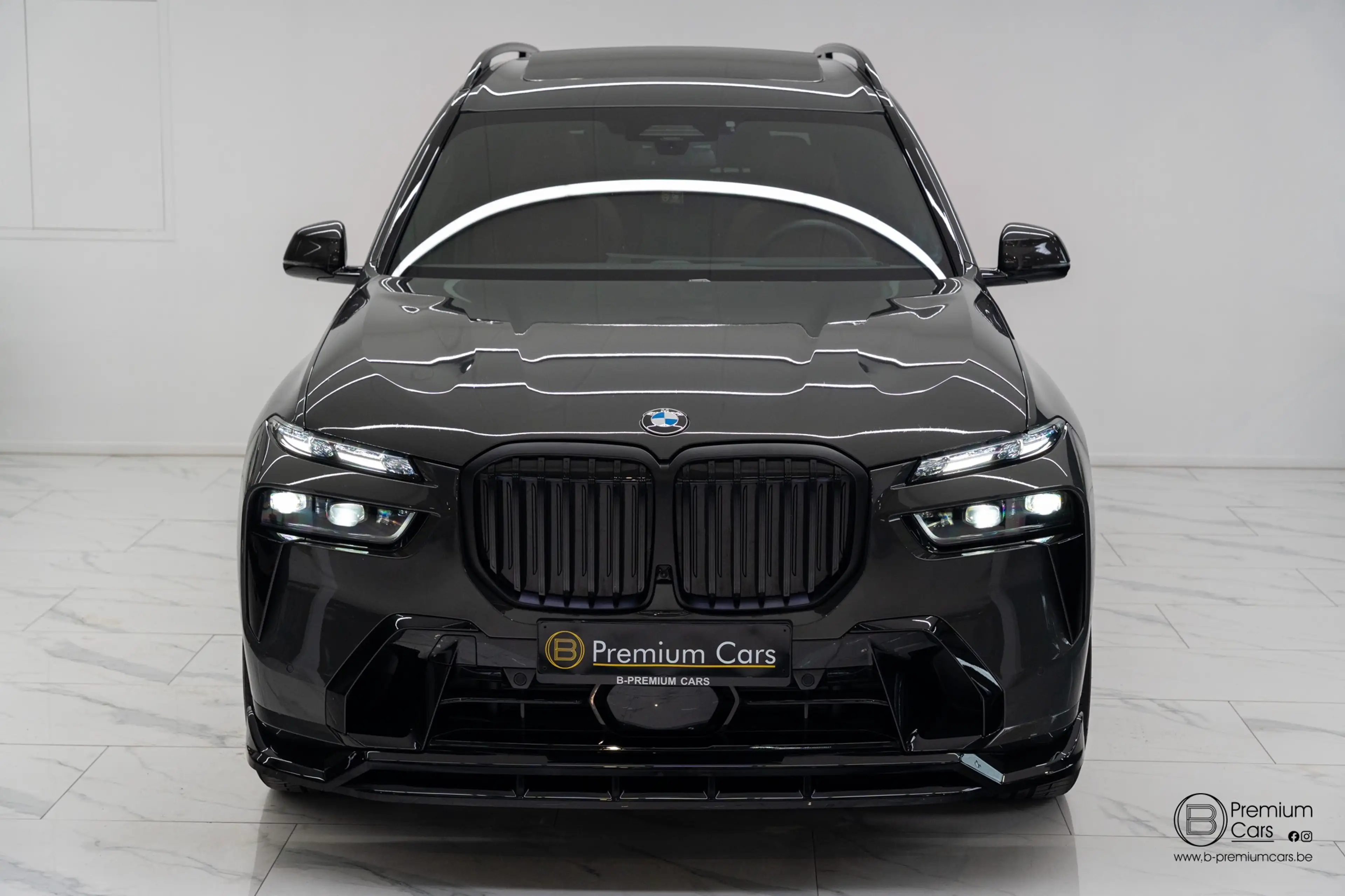BMW X7 xDrive 40d M-pack pro bodykit! Full options! B&W! Carbon! — photo 6