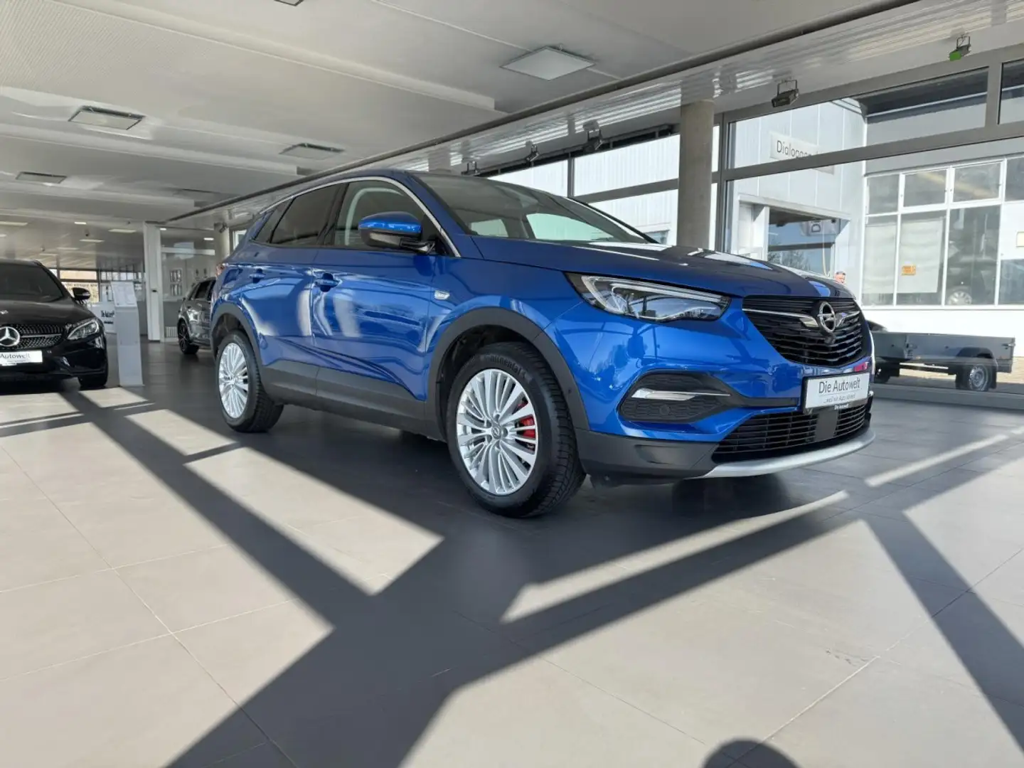 Opel Grandland X Dynamic 1.2 AUT NAVI LED SHZG KAMERA plava - 2