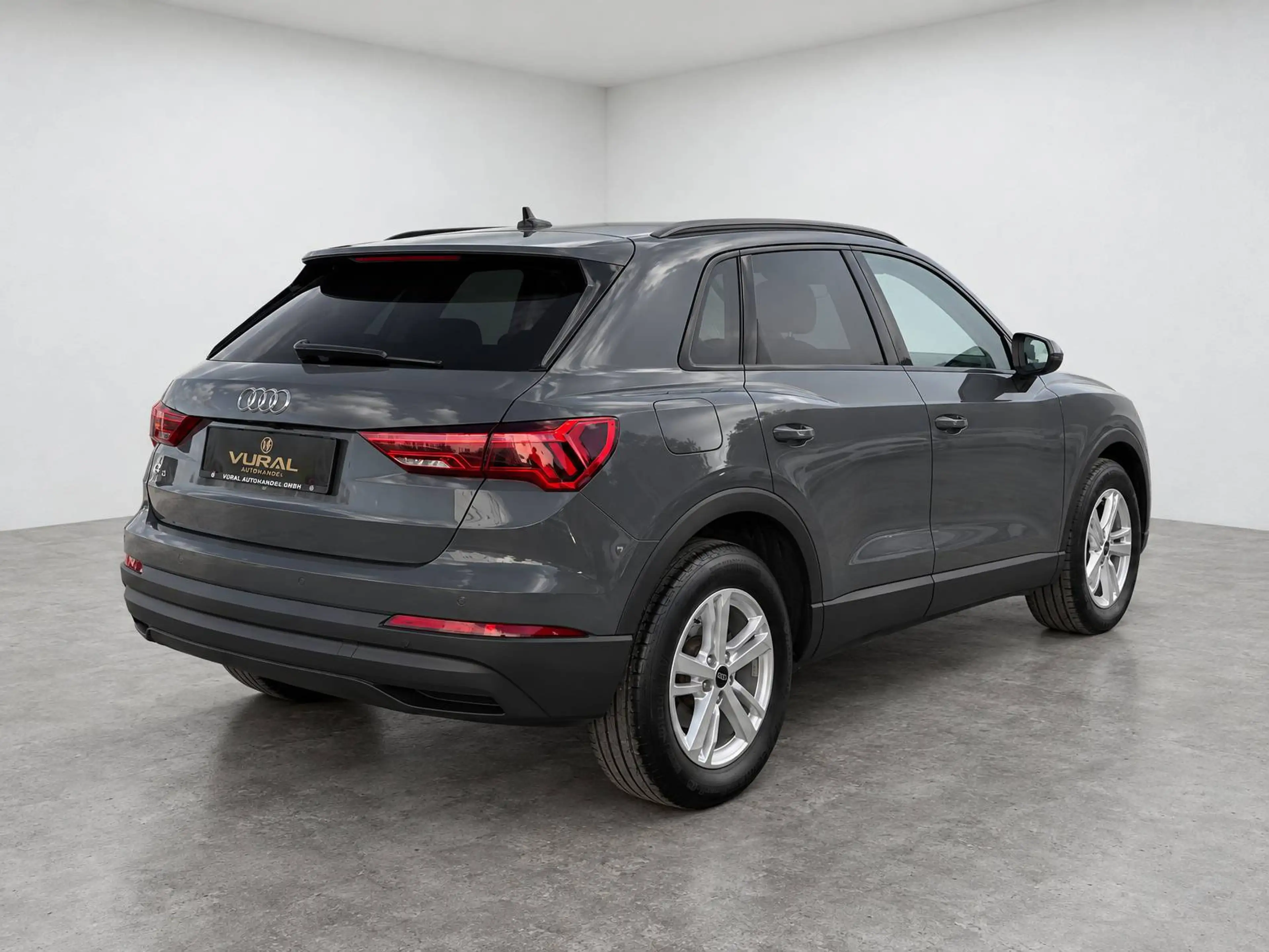 Audi Q3 35 TDI S-tronic | Matrix LED | Assistenz-Paket | Rückfahrkamera | Keyless | 1.Besitzer | — photo 5