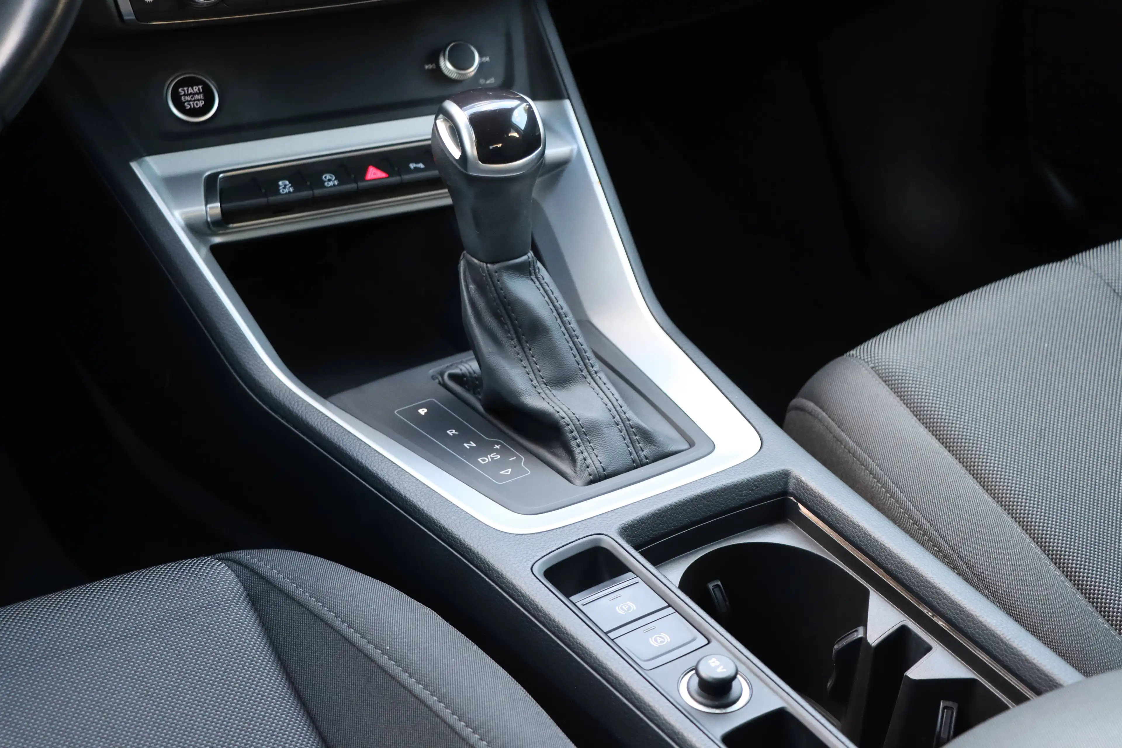 Audi Q3 35 TDI S-tronic | Matrix LED | Assistenz-Paket | Rückfahrkamera | Keyless | 1.Besitzer | — photo 11