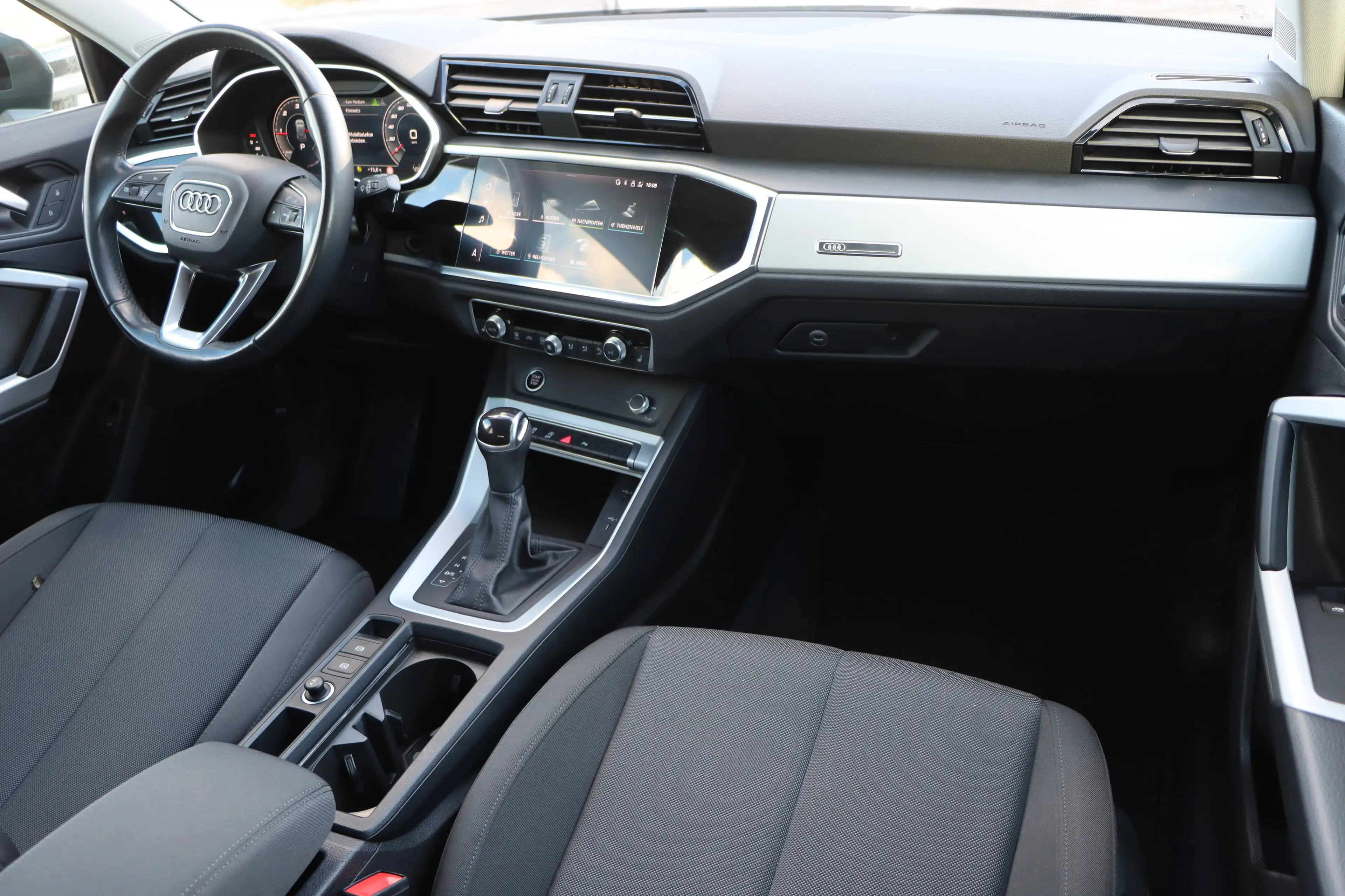 Audi Q3 35 TDI S-tronic | Matrix LED | Assistenz-Paket | Rückfahrkamera | Keyless | 1.Besitzer | — photo 10