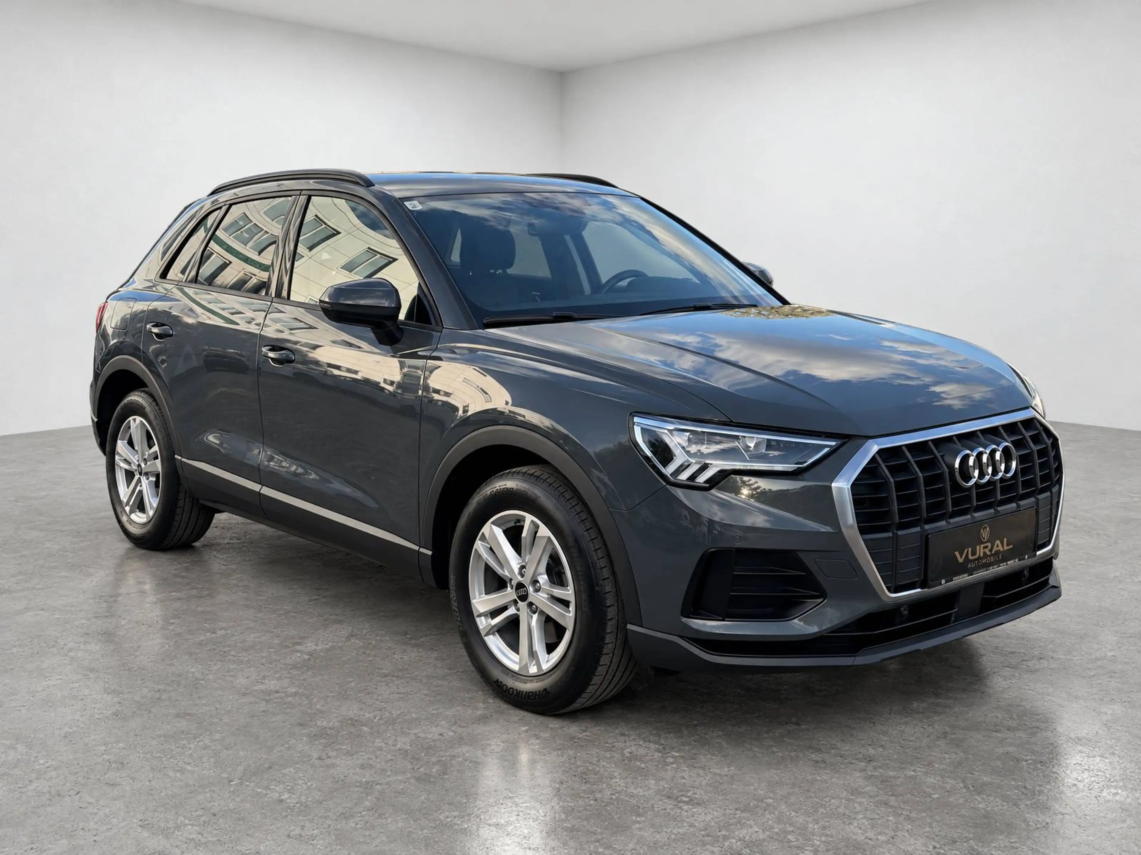 Audi Q3 35 TDI S-tronic | Matrix LED | Assistenz-Paket | Rückfahrkamera | Keyless | 1.Besitzer | — photo 4