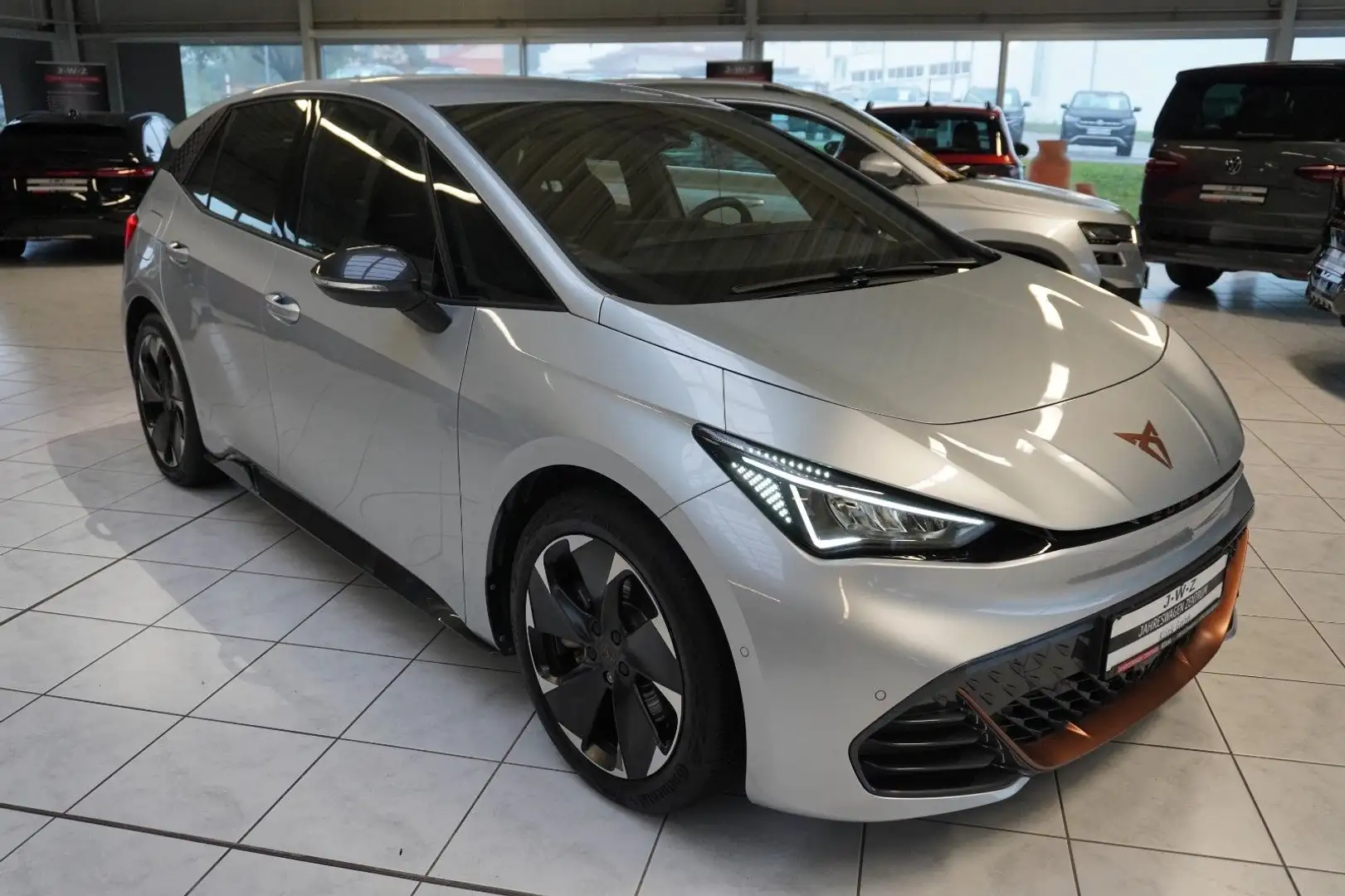 CUPRA Born eBoost 170 kW*ACC*NAVI*STANDHEIZUNG*KESSY* Zilver - 2