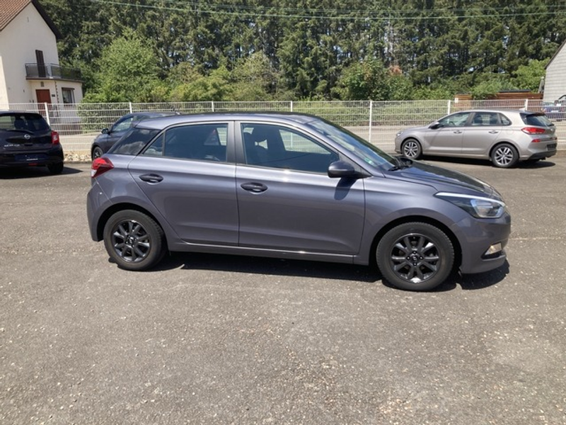 Hyundai i20 YES! Klima ALU SHZ — photo 4